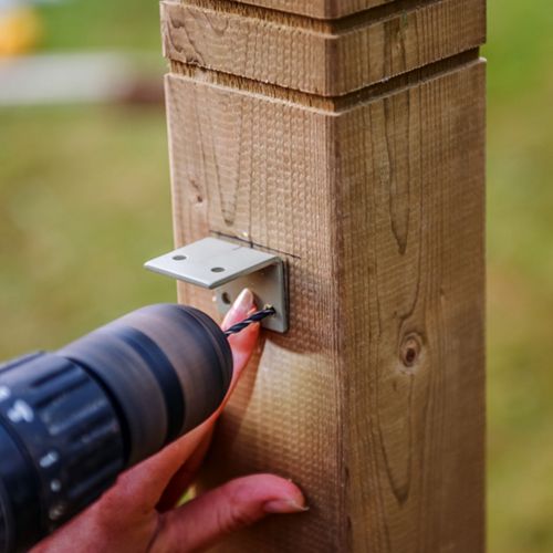 2018-Wickes-How-to-assemble-deck-railings.jpg