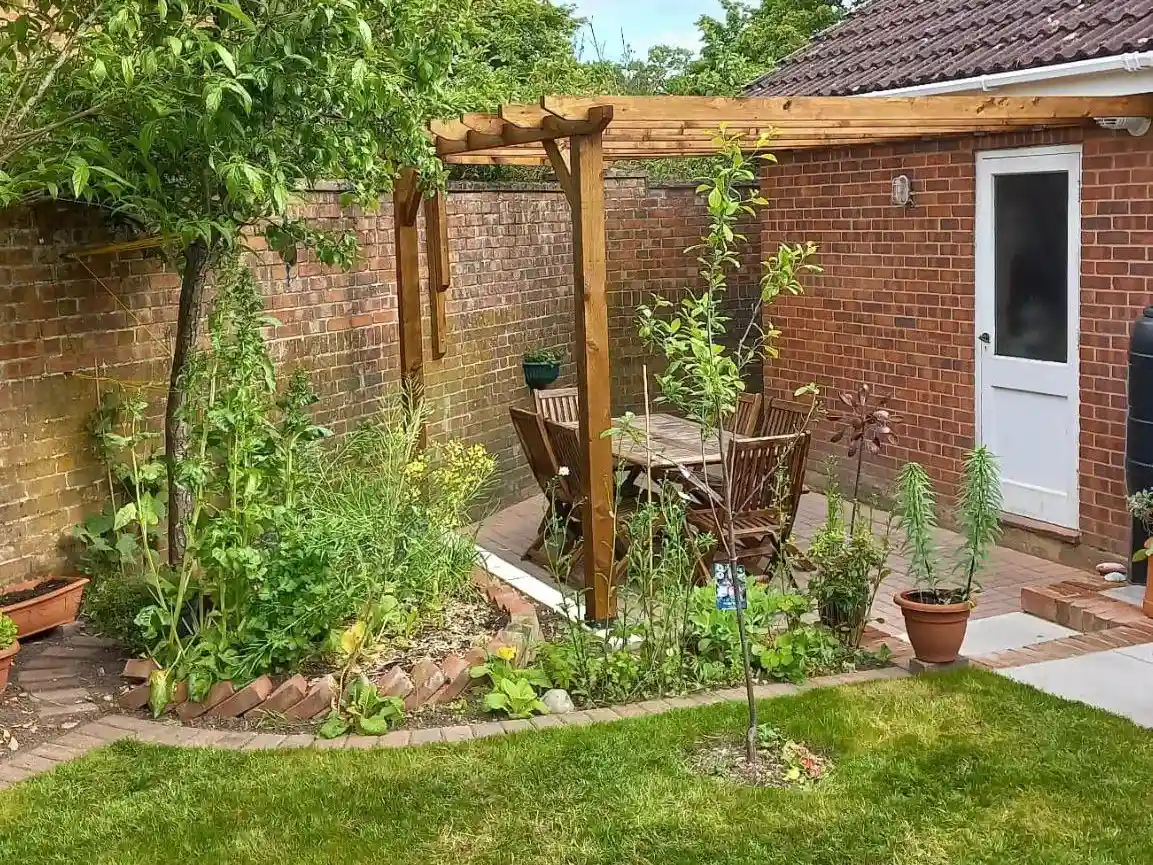 wickes-gardens-big-impact-small-garden-11.webp