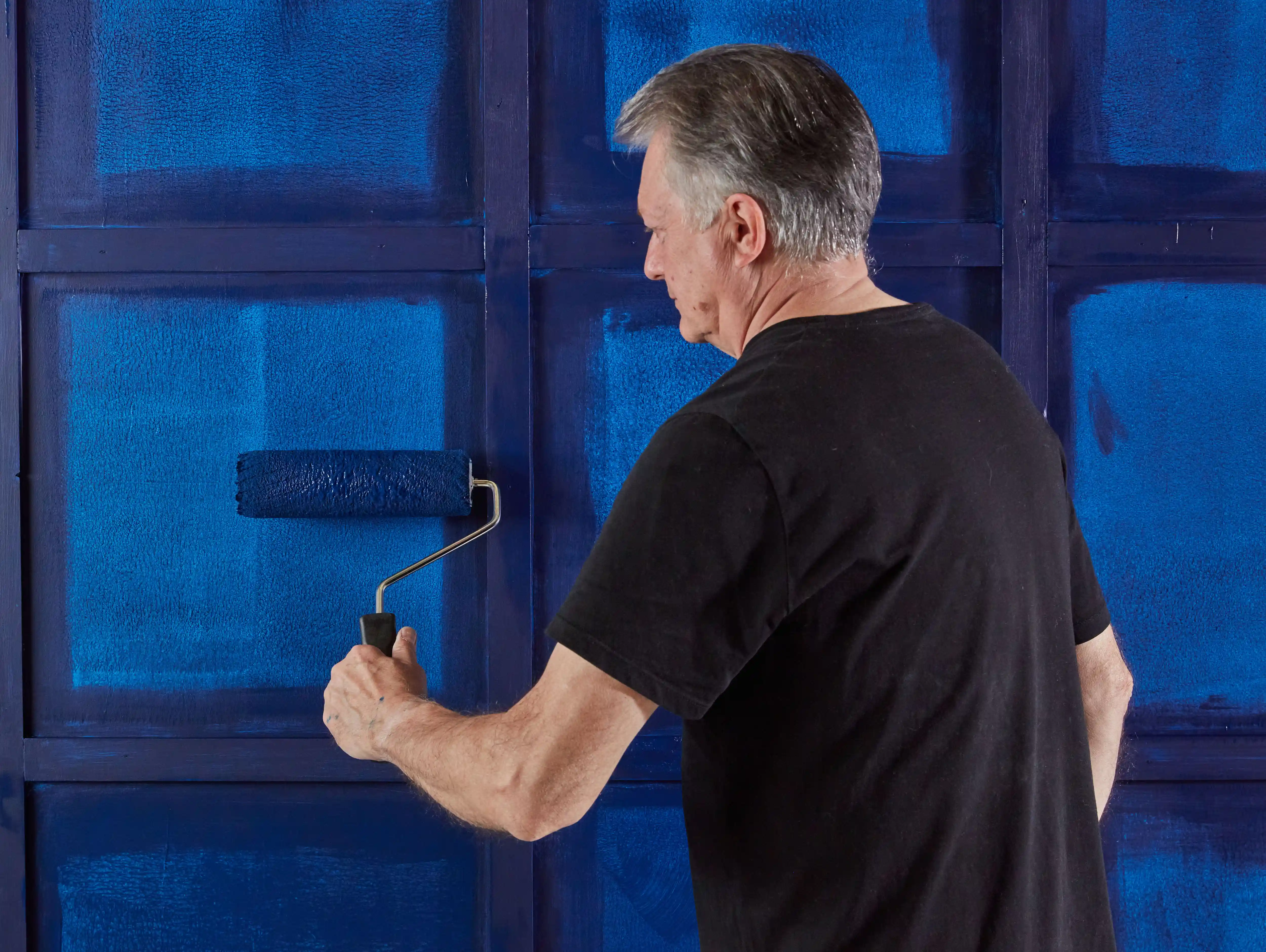 wickes-decorating-modern-hallway-panelling-12.webp