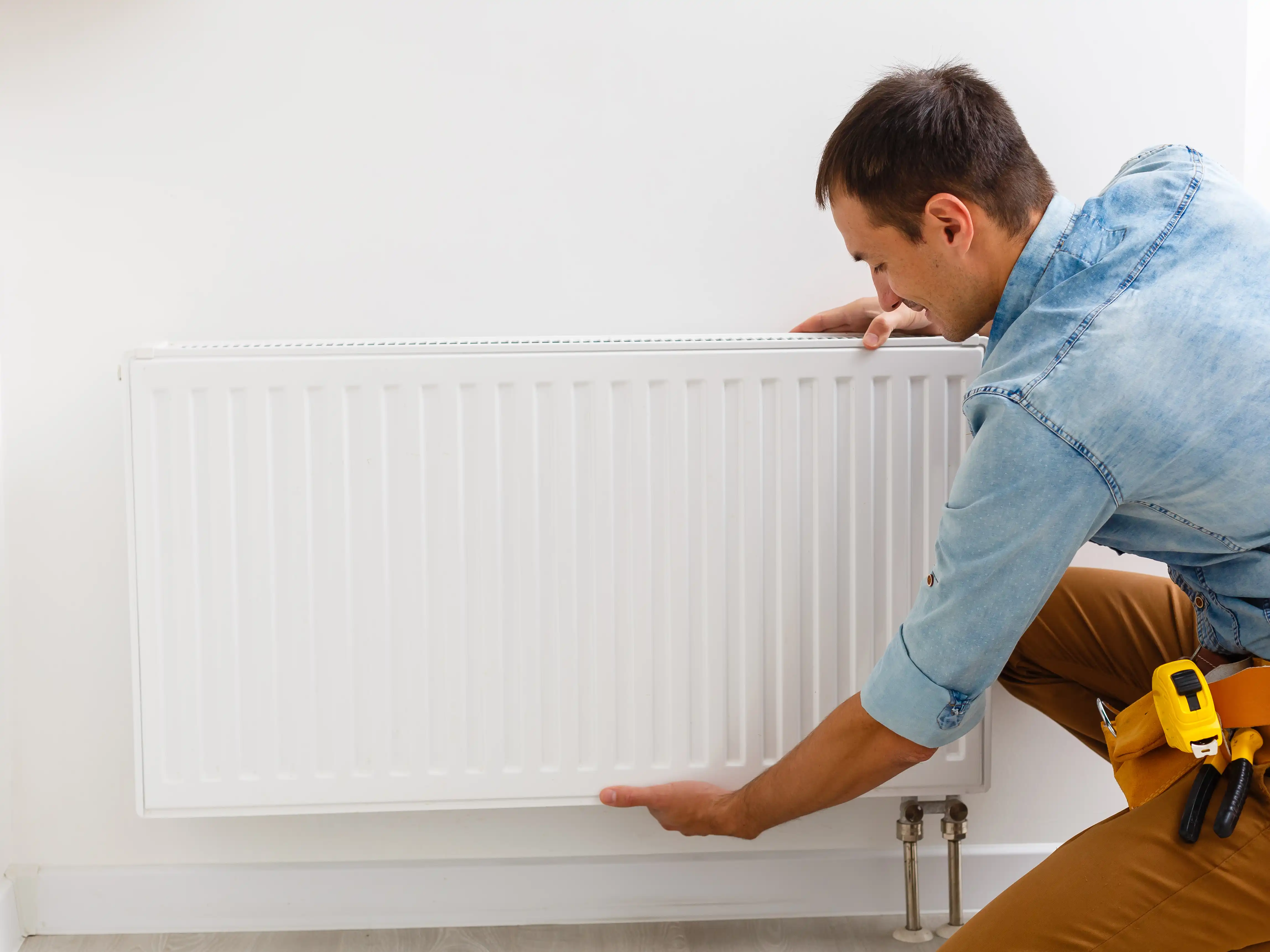 wickes-decorating-paint-radiator-10.webp