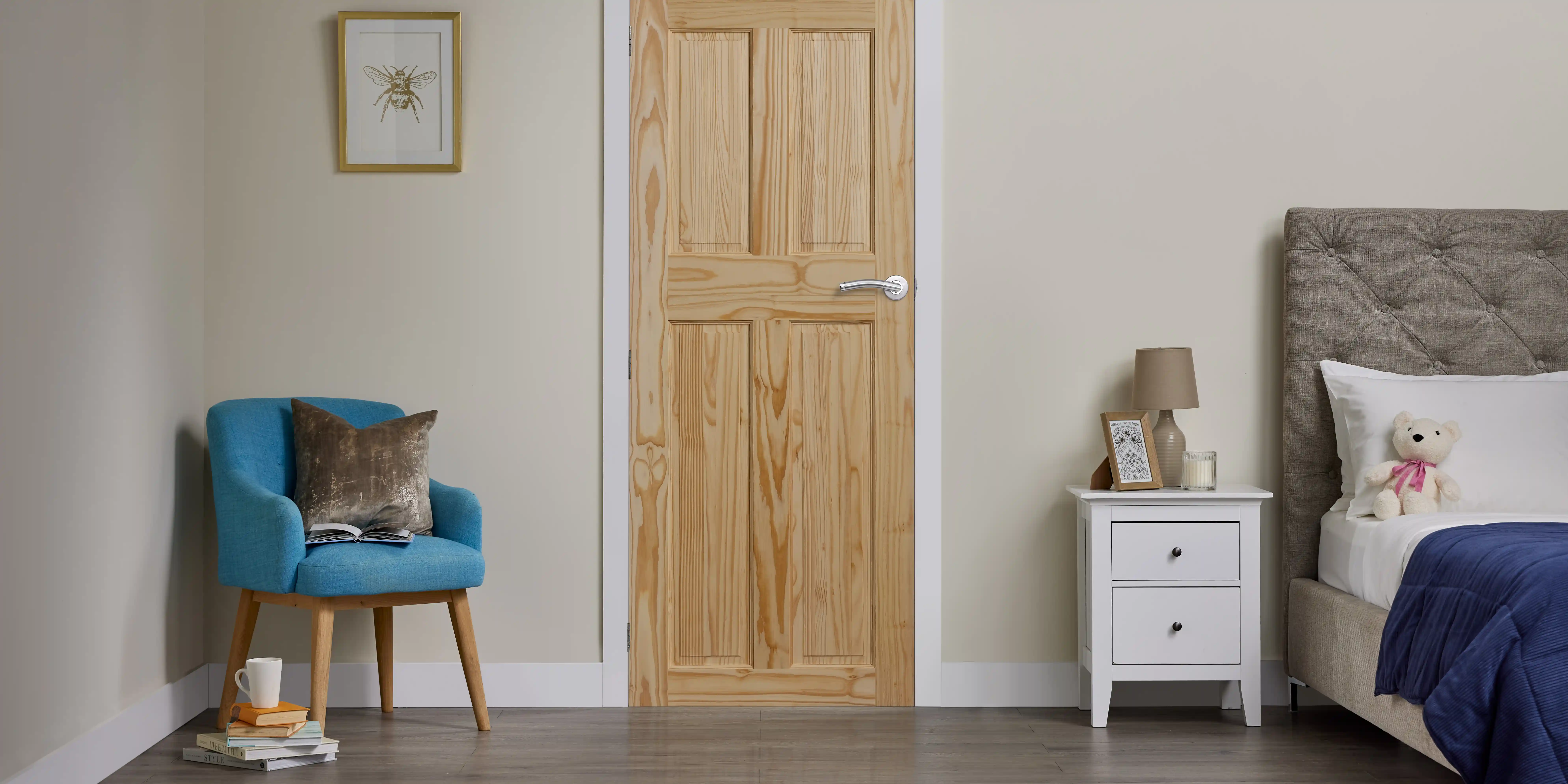 wickes-decorating-fitting-architrave-16.webp