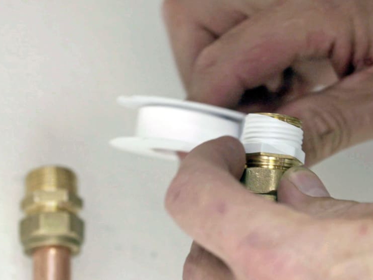 How to fit a kitchen sink & taps