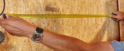 1.Measuring_timber.jpeg