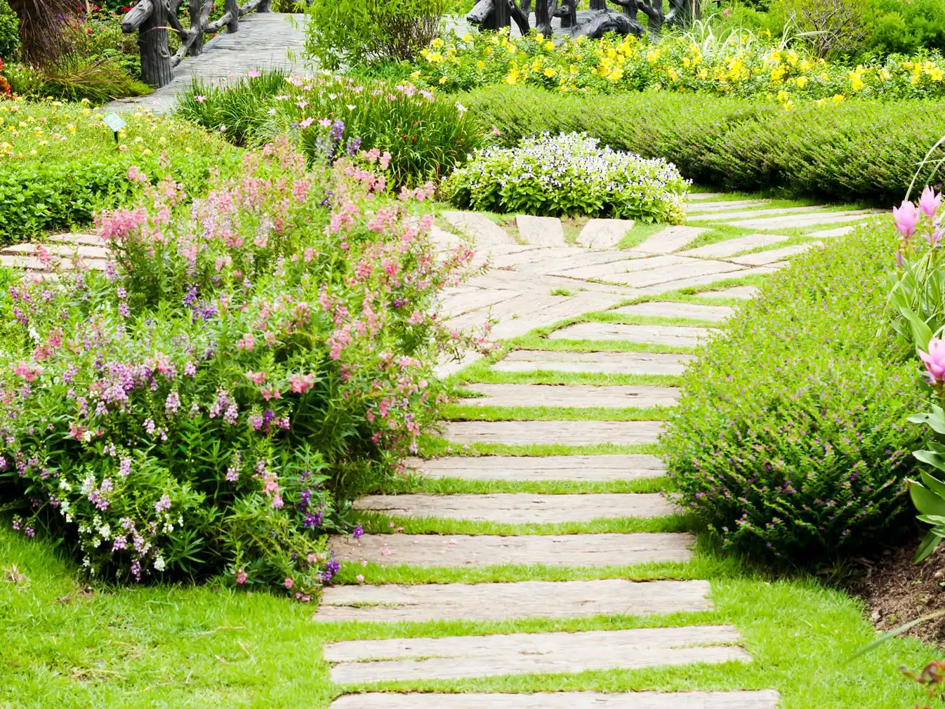 wickes-garden-constructing-sleeper-stairs-10.webp