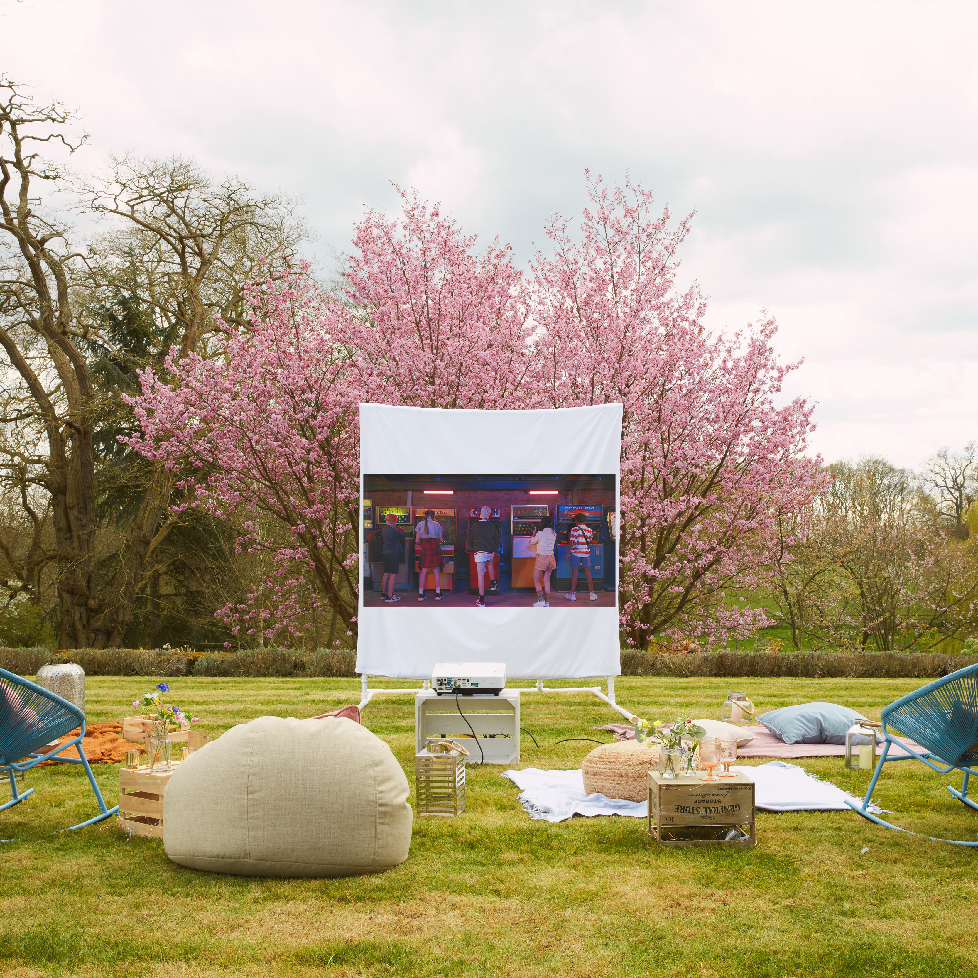 Entertaining outdoors Price Comparisons | Compare The Build