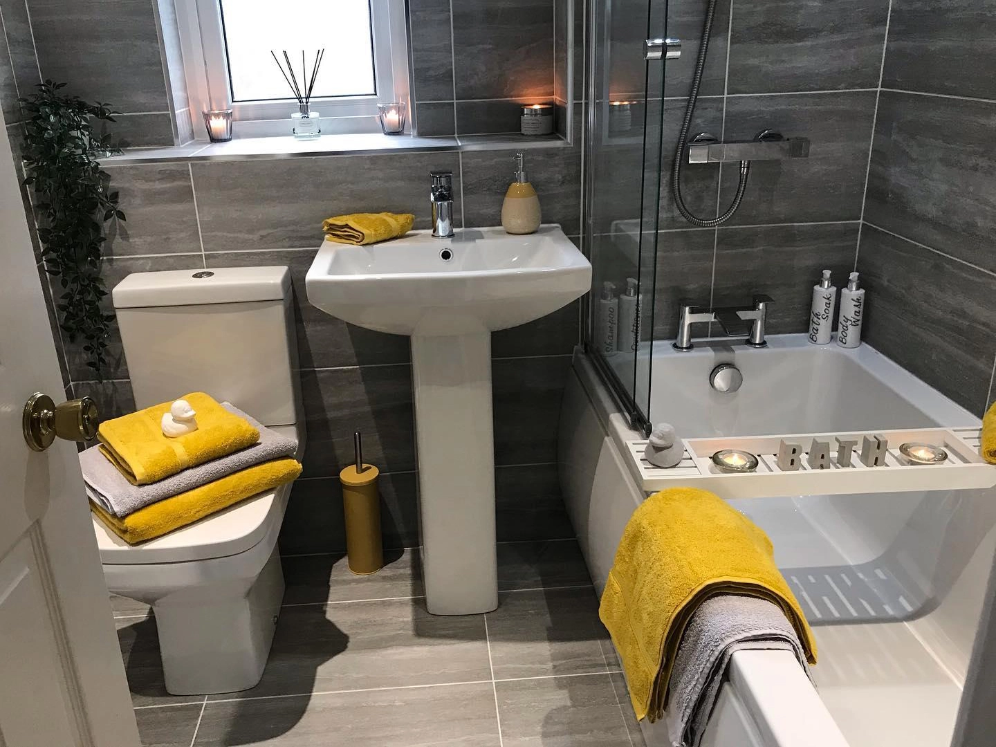 wickes-bathroom-colour-ideas-11.webp