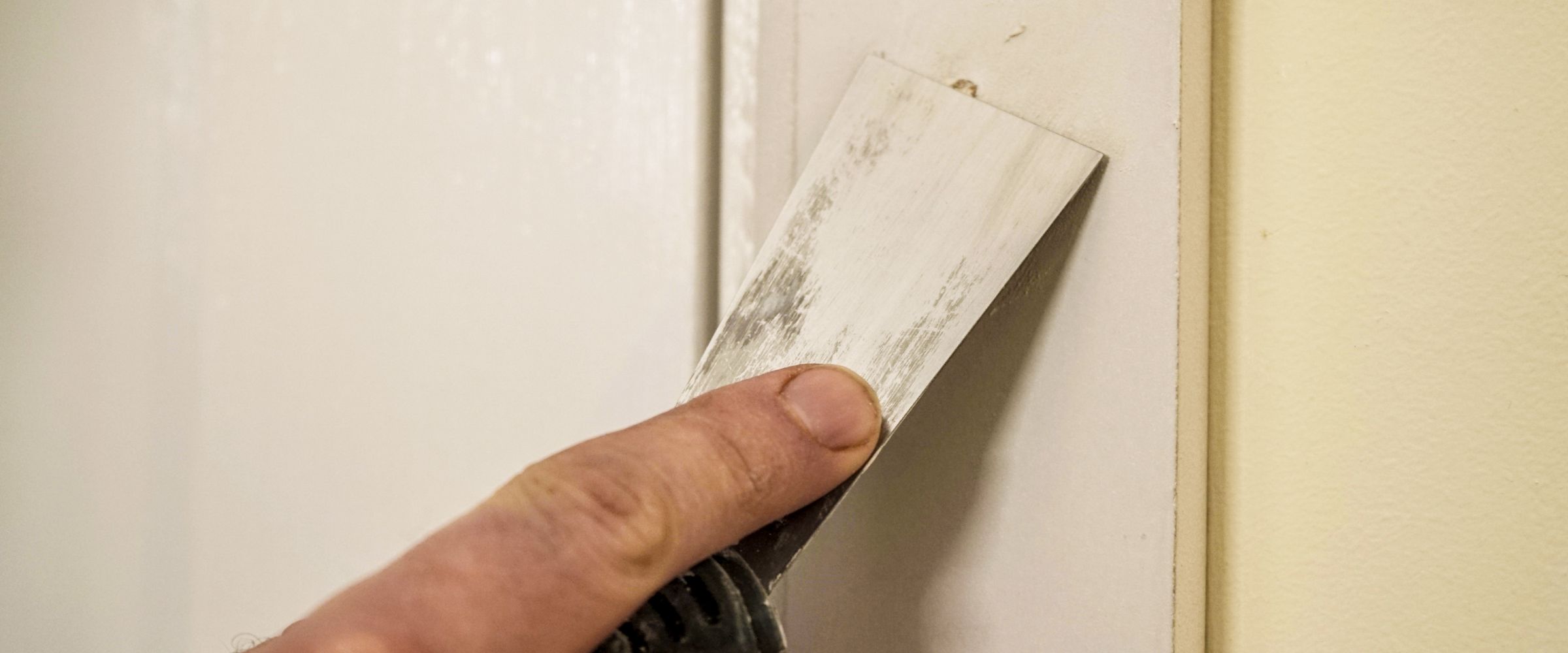 wickes-decorating-fitting-architrave-15.jpeg