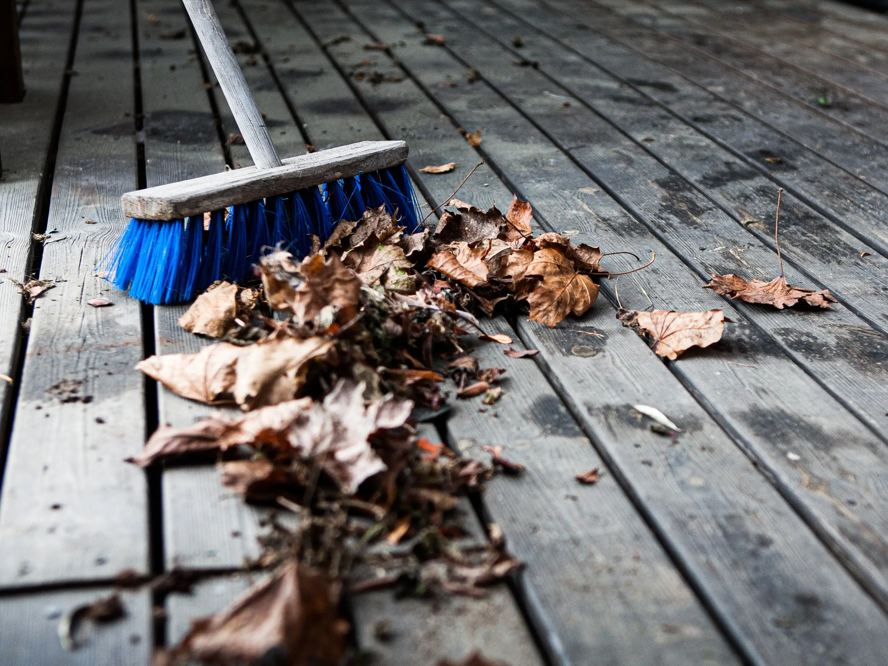wickes-garden-install-composite-decking-35.webp