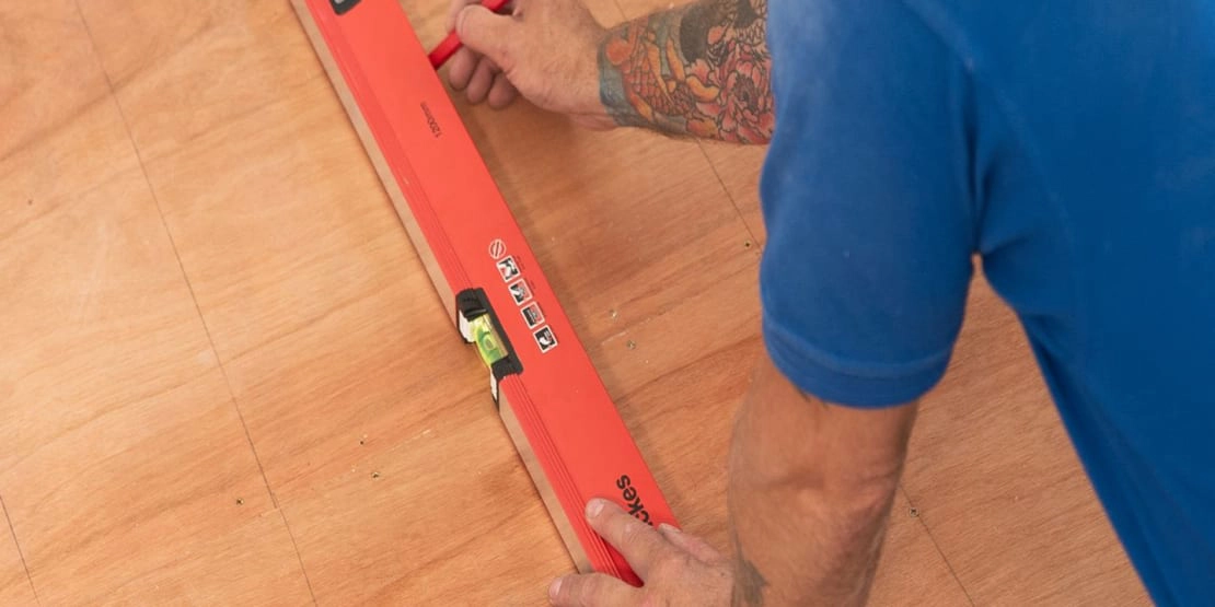 wickes-flooring-how-to-carpet-vinyl-tiles-8.webp