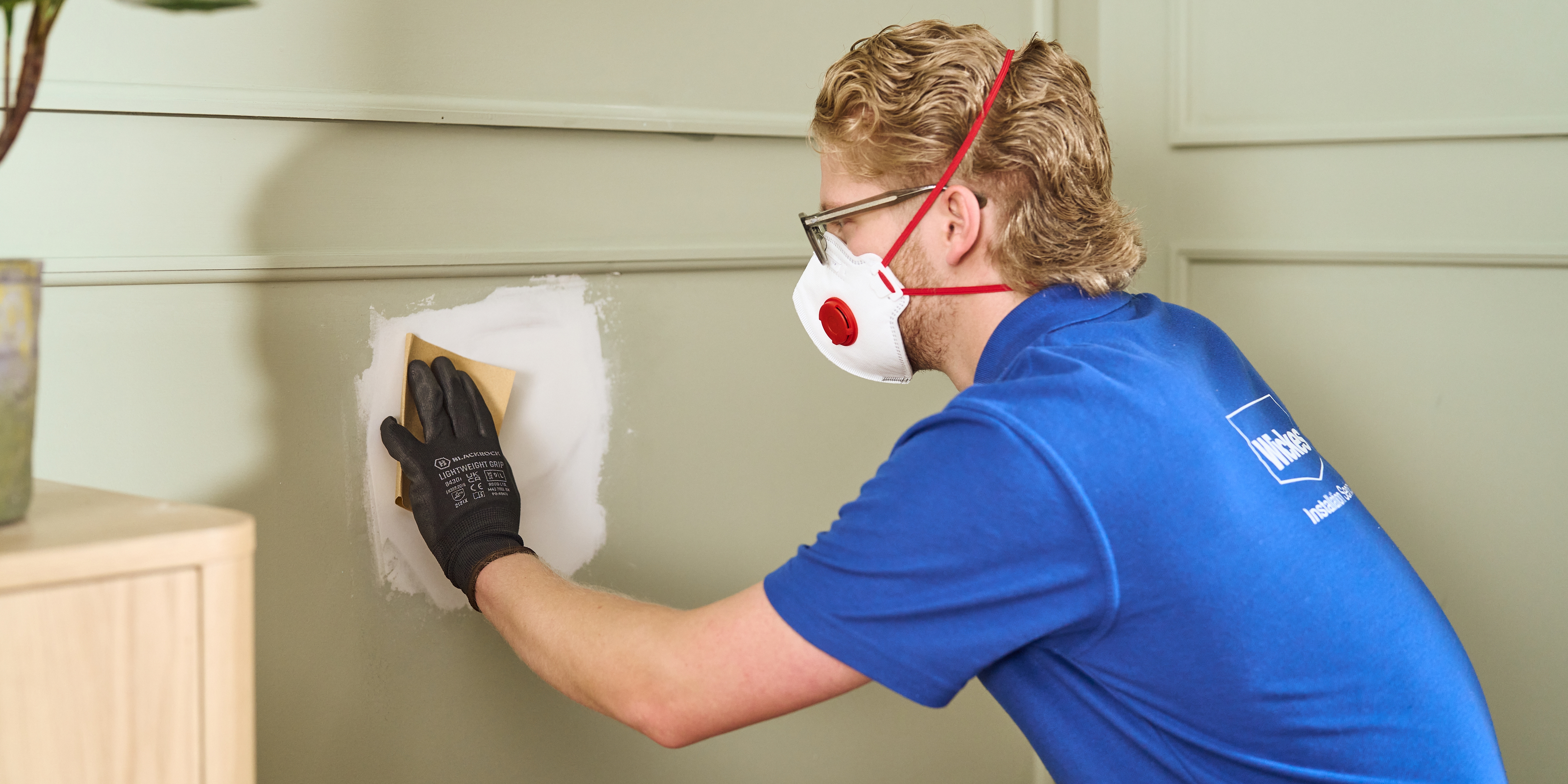 wickes-home-maintenance-fill-hole-in-wall-8.jpg