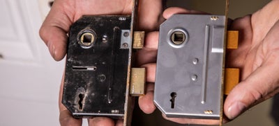 9-How-To-Fit-Door-Locks-Mortice-Sashlock-4.jpeg