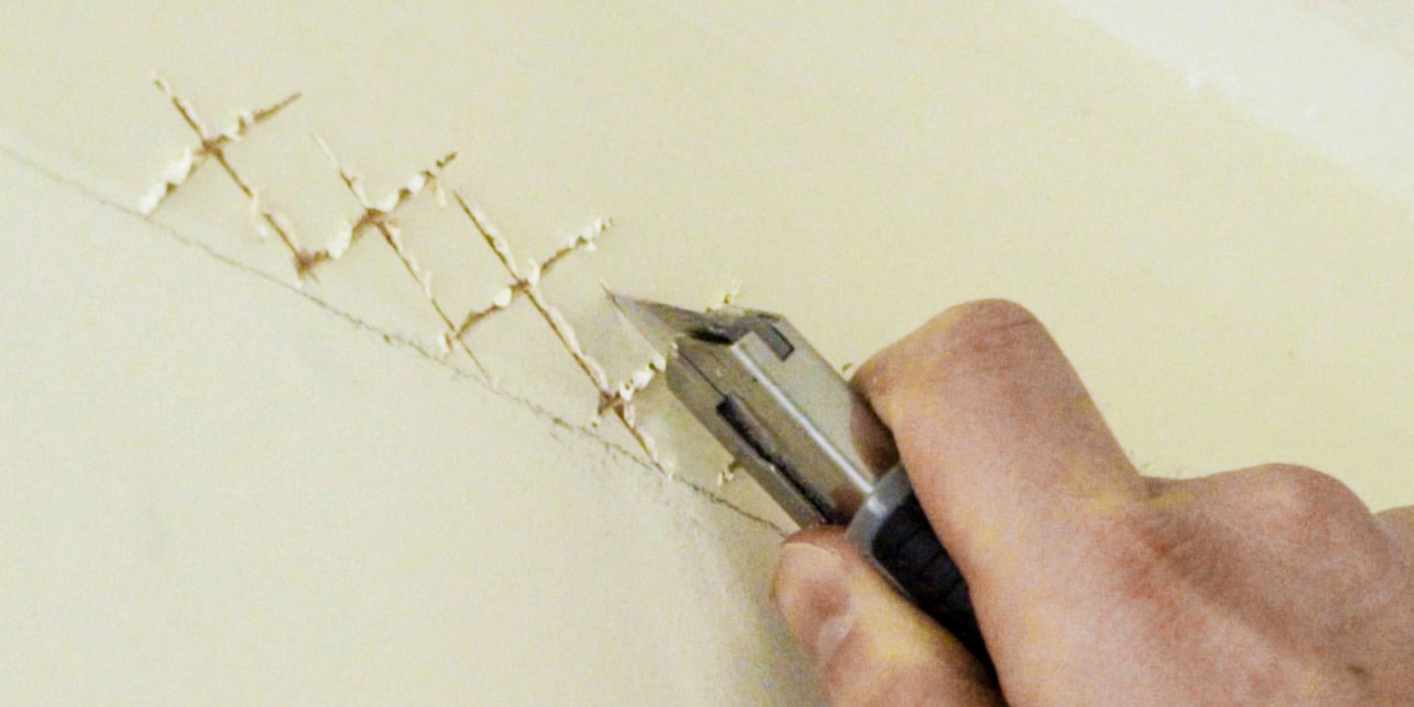 wickes-decorating-fit-coving-9.webp