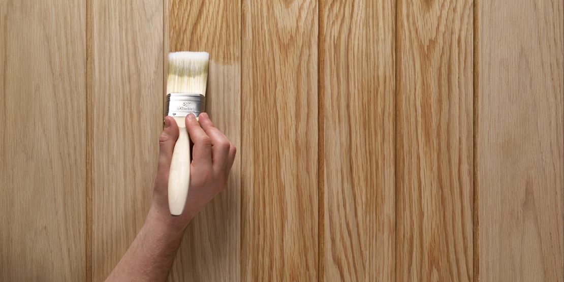 2018-Wickes-How-To-Varnish-Step-2.jpg