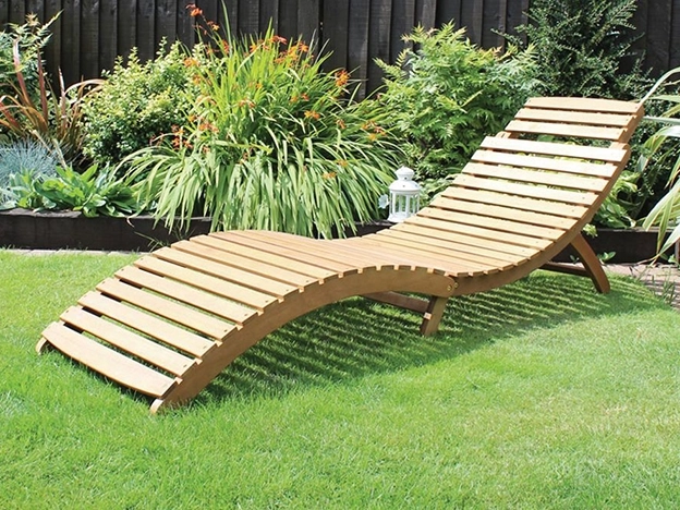 Garden Chairs & Sun Loungers