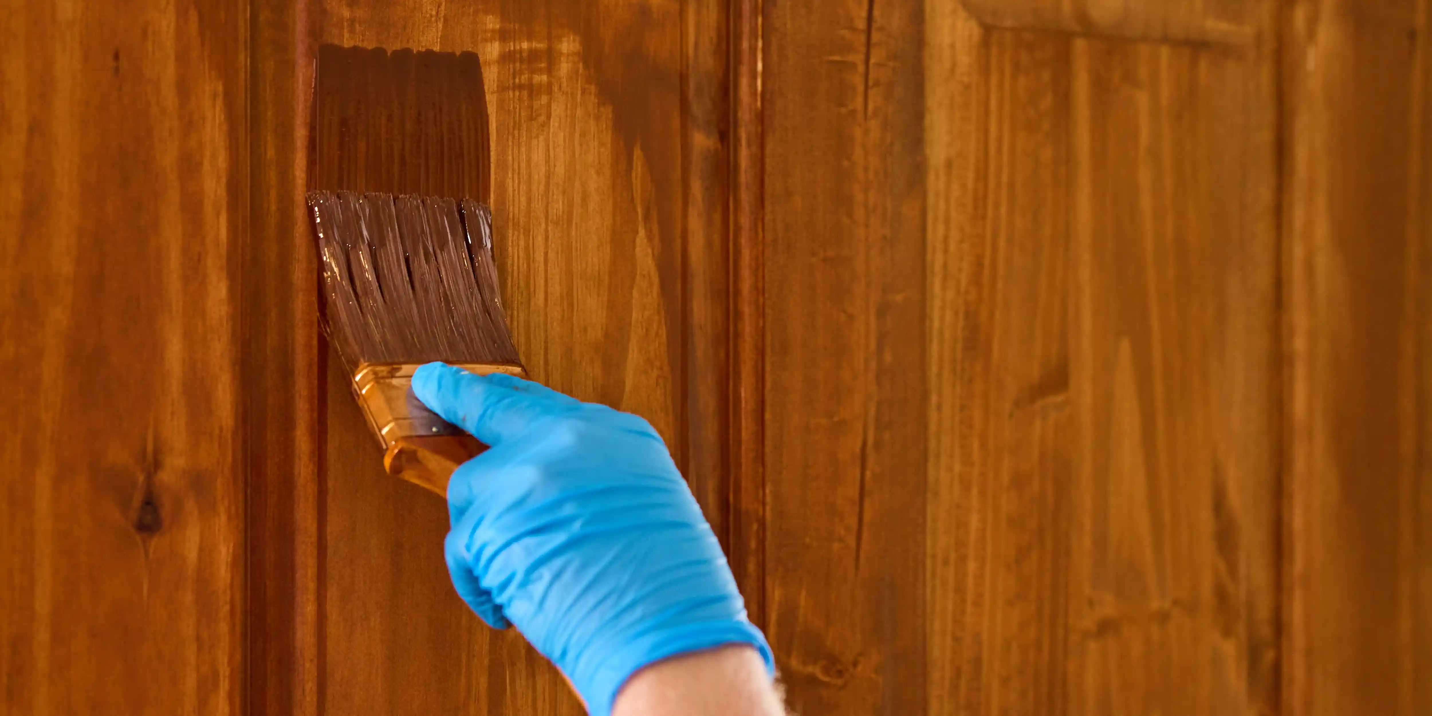 wickes-decorating-how-to-varnish-wood-16.webp