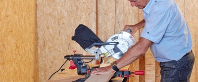 9._Cutting_timberboard_with_circular_saw.jpg