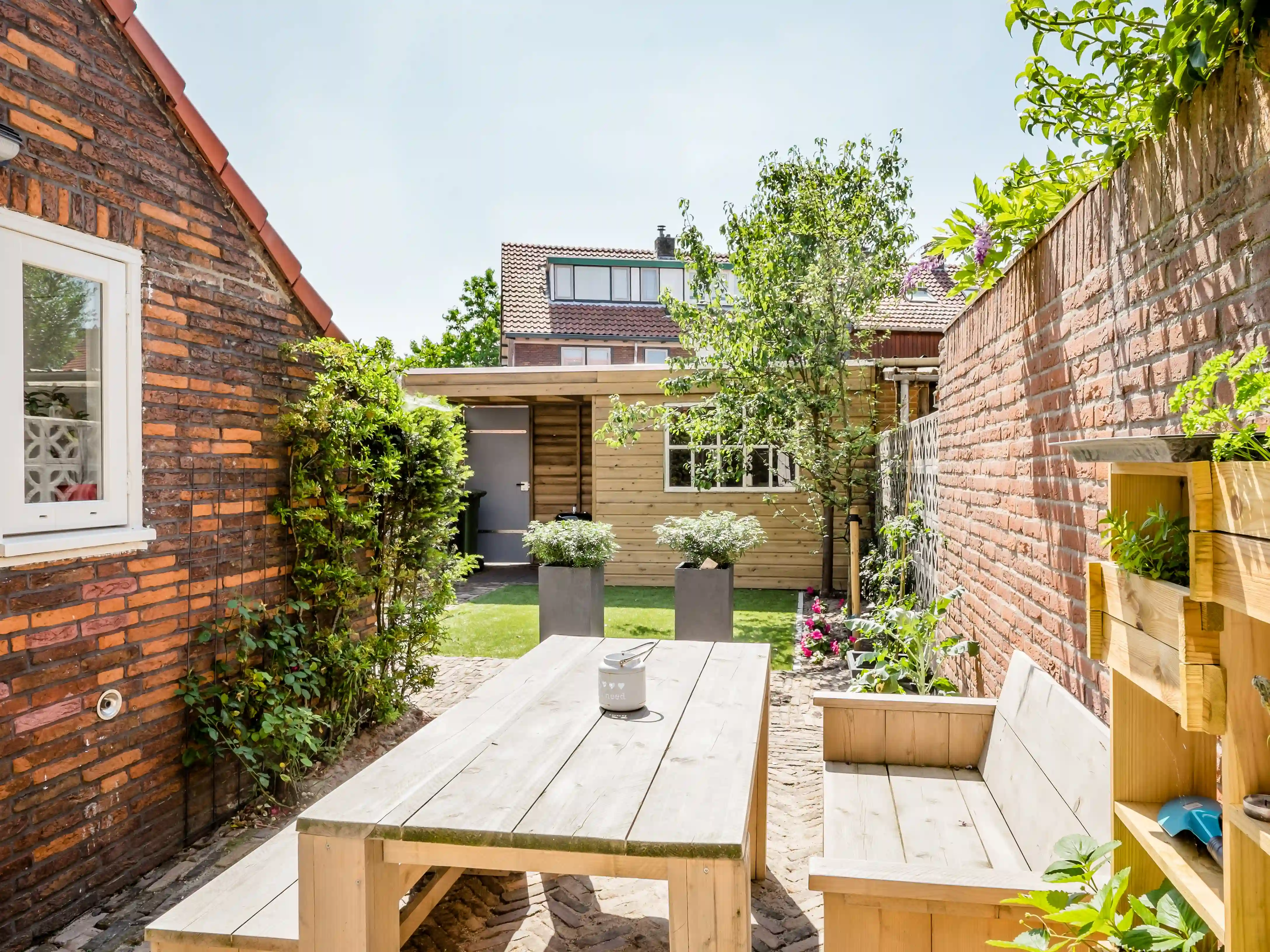 wickes-gardens-decking-materials-buying-guide-6.webp