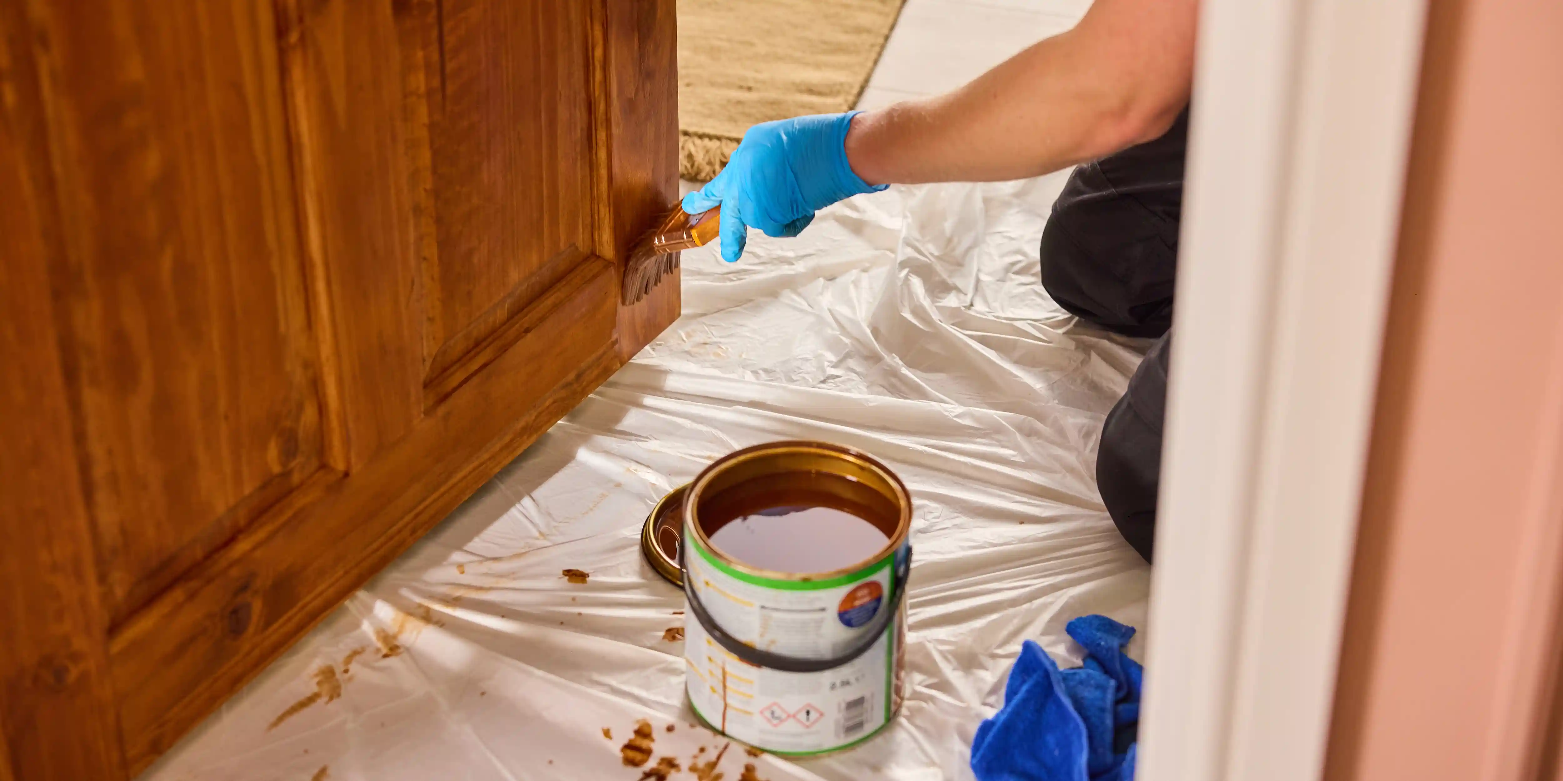wickes-decorating-how-to-varnish-wood-13.webp