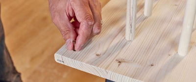32._Wood_screw_in_drill_hole.jpg