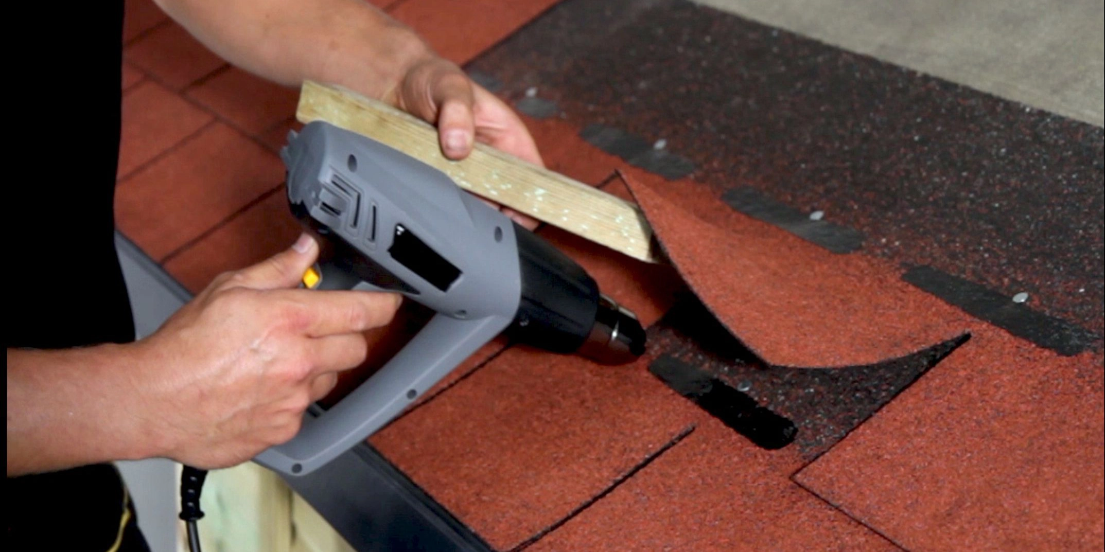 wickes-home-maintenance-fit-roof-shingles-12.webp