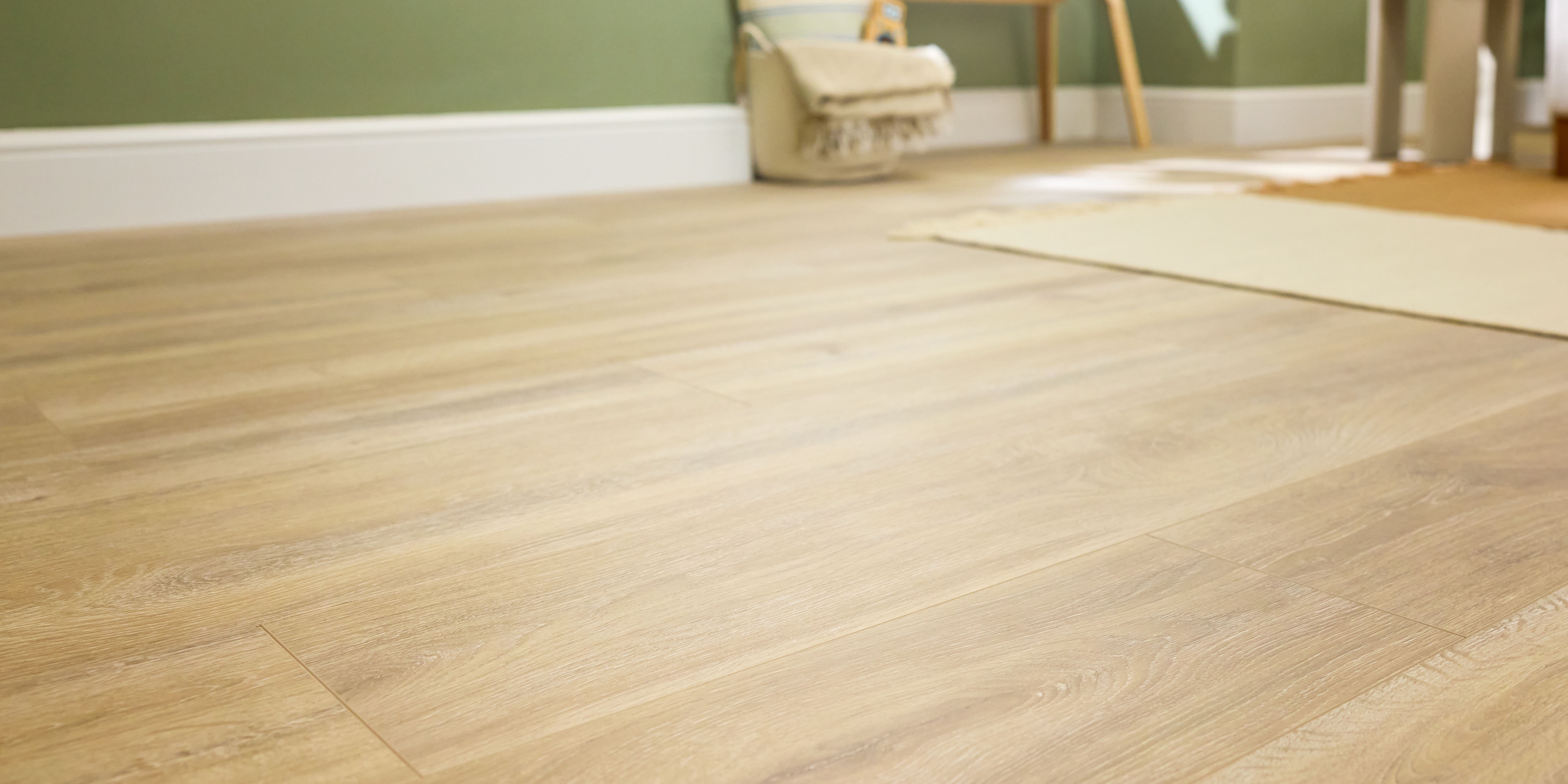 wickes-flooring-how-to-repair-laminate-11.jpg