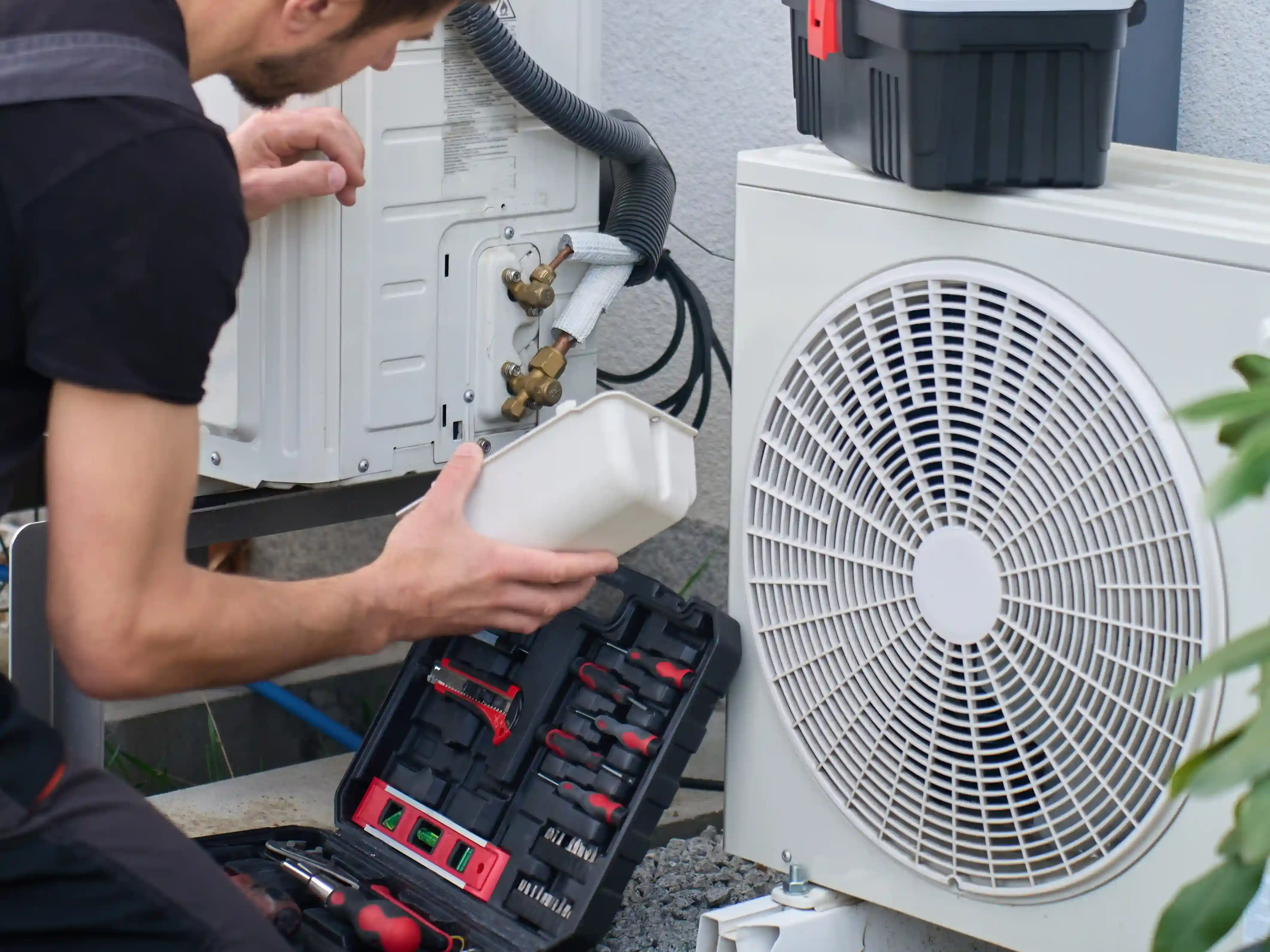 wickes-energy-saving-heat-pump-maintenance-5.webp