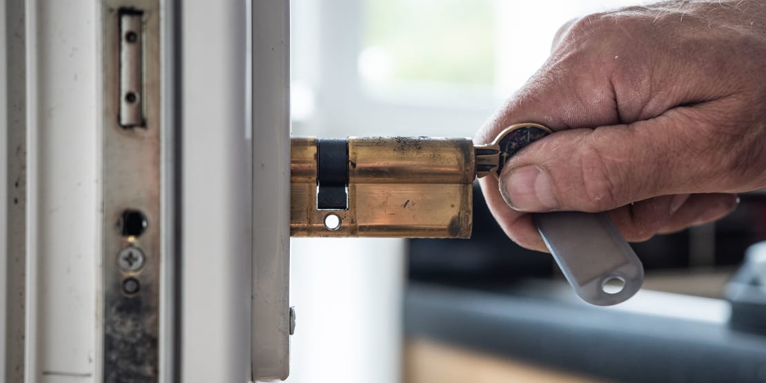2018-Wickes-How-To-Fit-Door-Locks-Euro-Lock-3.jpg
