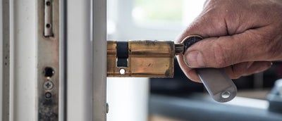 2018-Wickes-How-To-Fit-Door-Locks-Euro-Lock-3.jpg