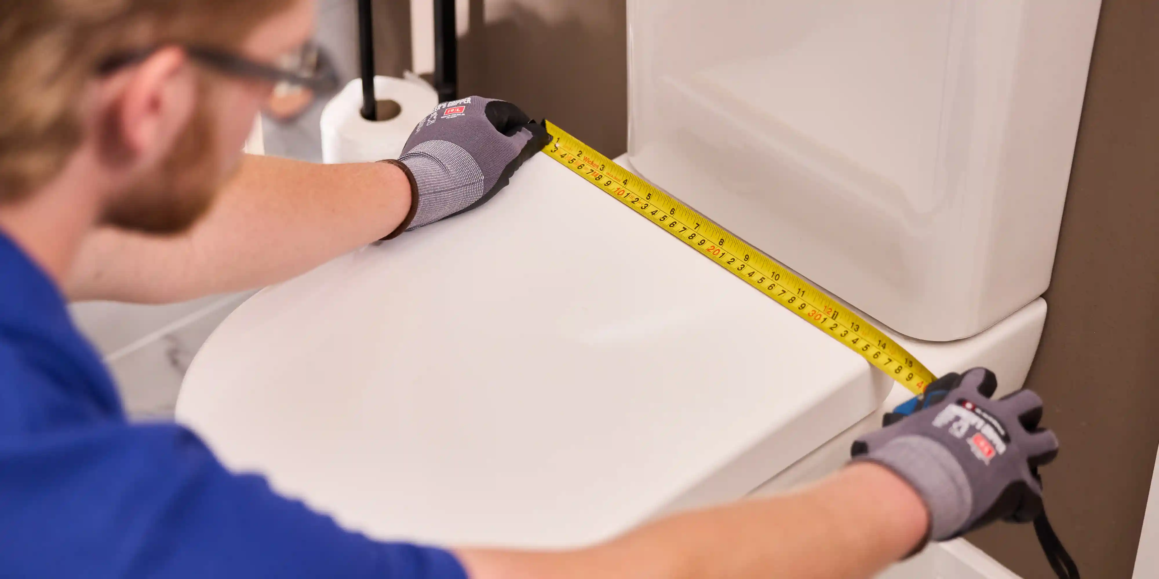 wickes-bathroom-fit-toilet-seat-2.webp