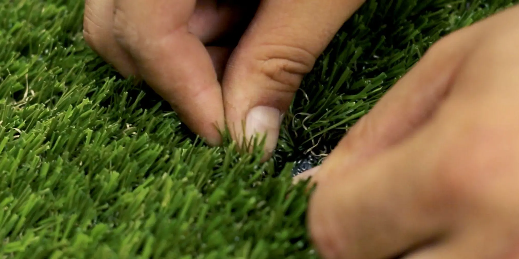 wickes-gardens-install-artificial-grass-13.webp