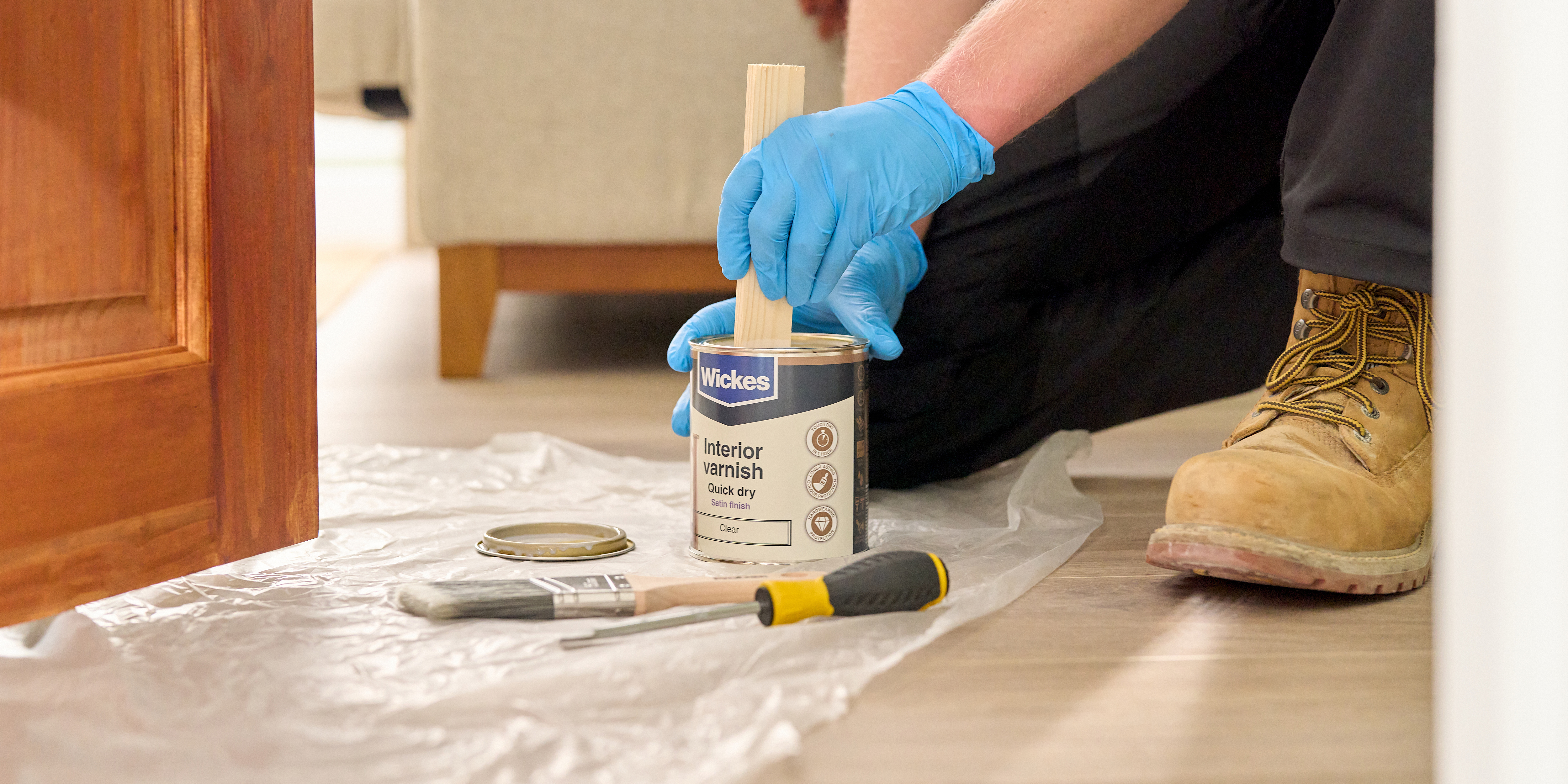 wickes-doors-varnish-door-how-to-10.jpg