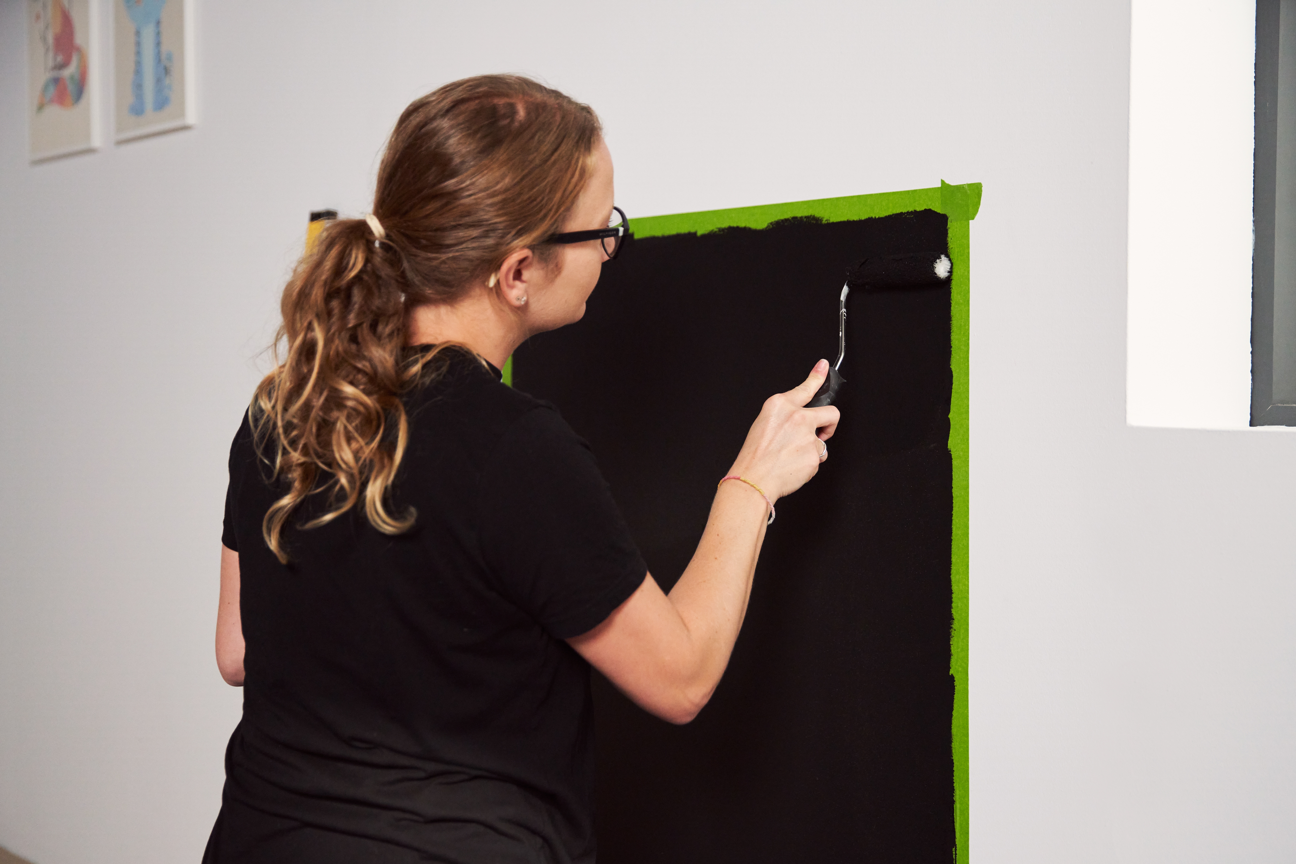 Creating A Painted Blackboard Wickes Co Uk   Wickes Step By Step Painted Blackboard 3577 