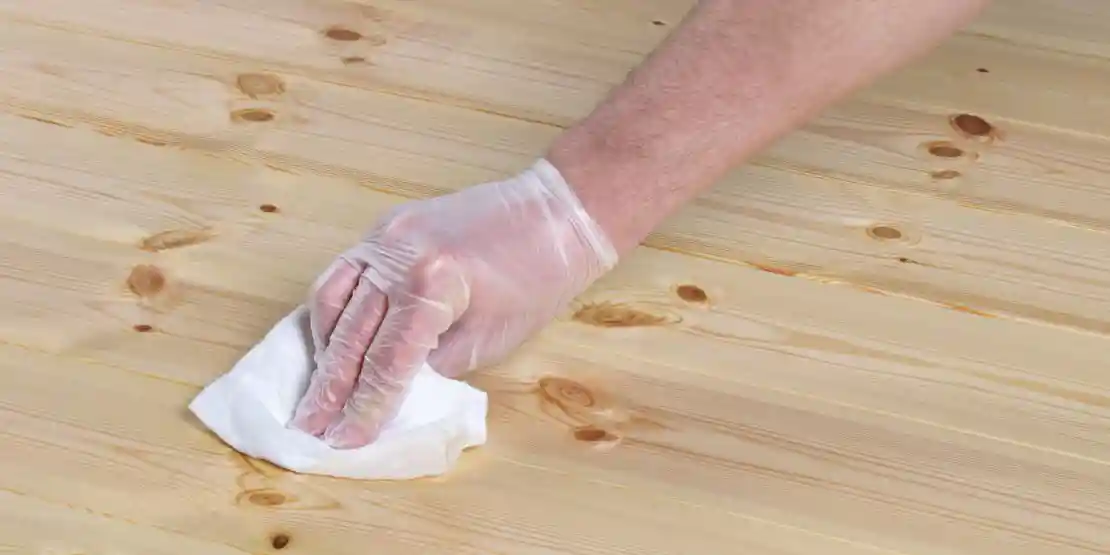 wickes-decorating-how-to-varnish-wood-41.webp