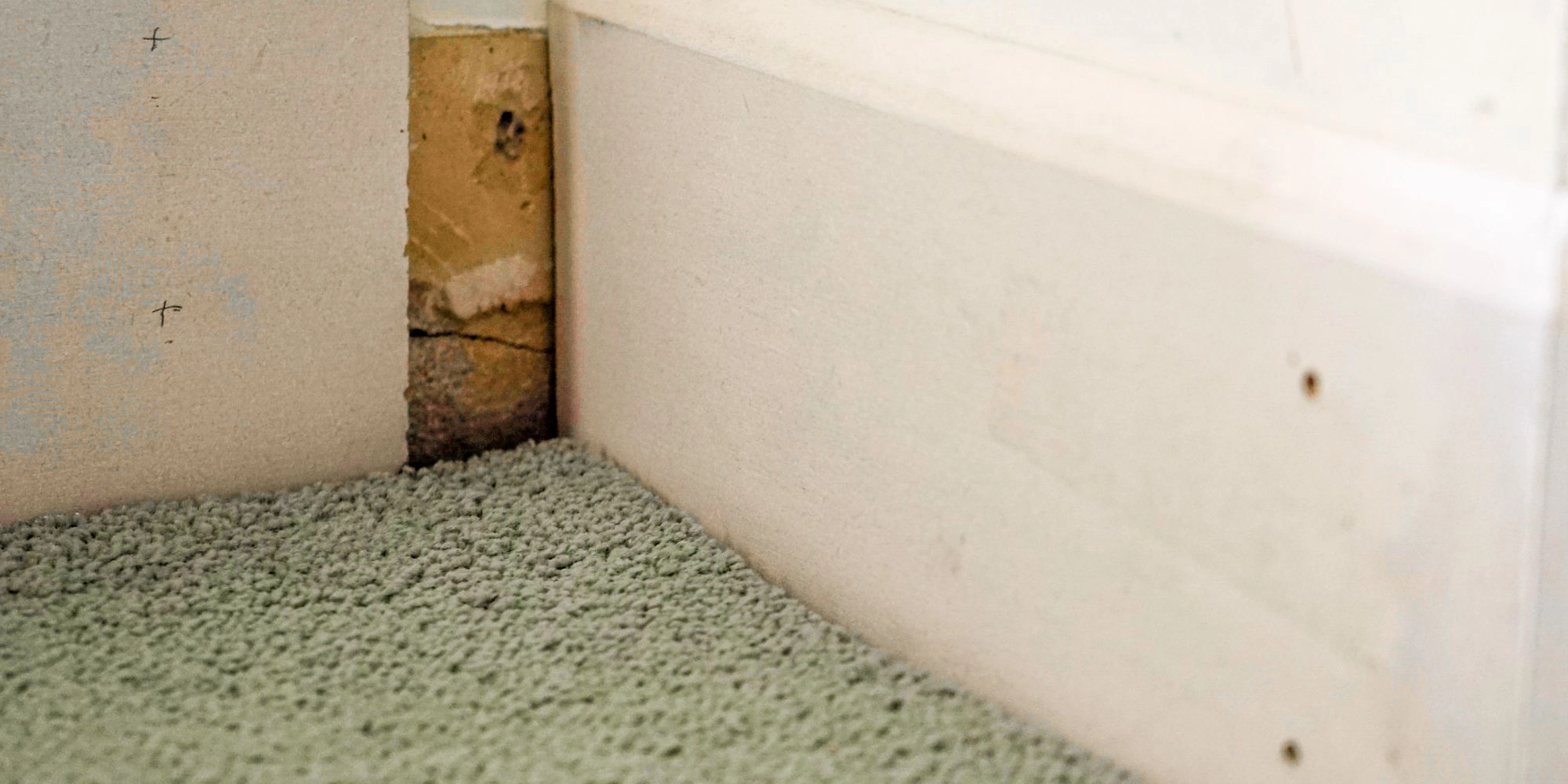 wickes-decorating-fitting-skirting-boards-18.webp