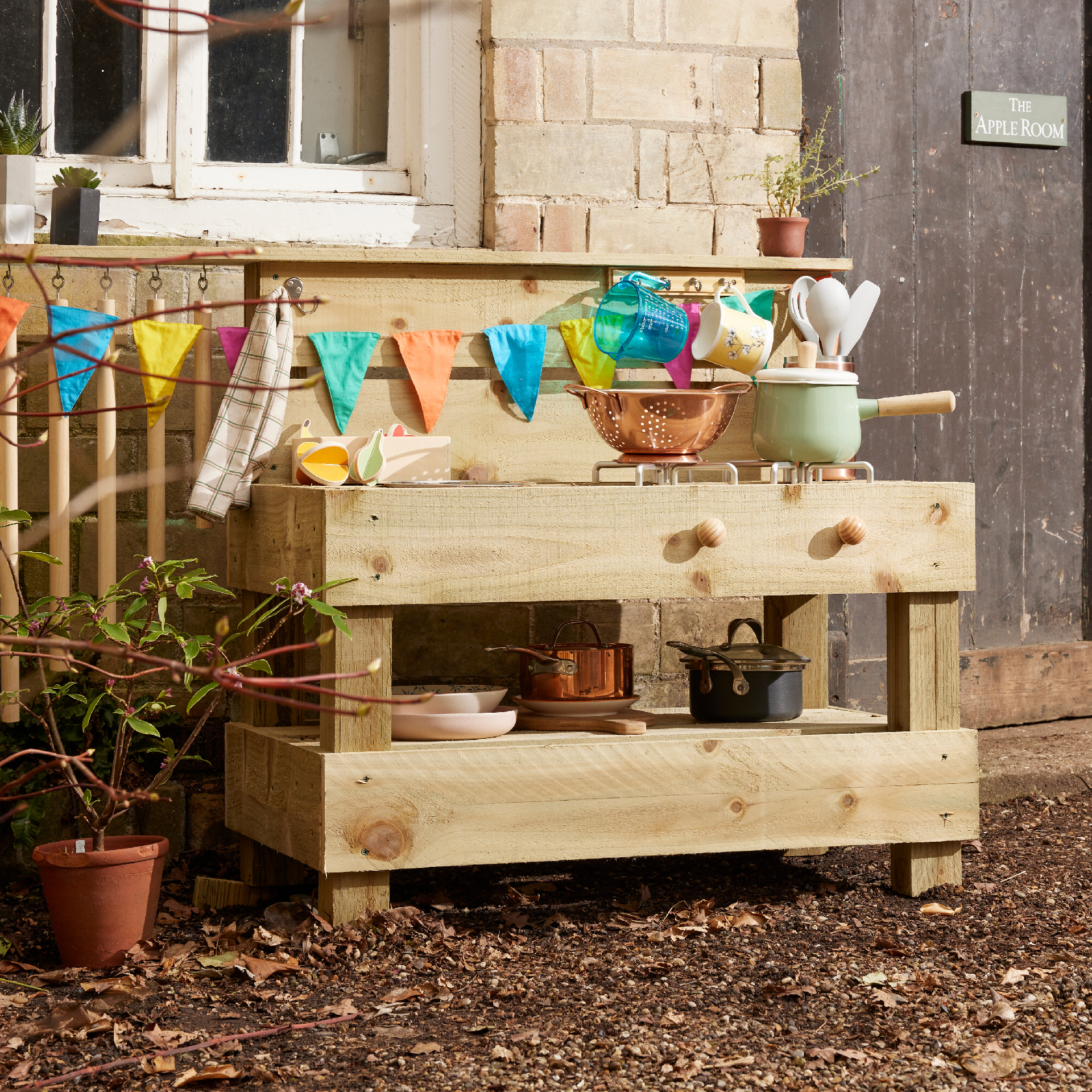 Build your own mud kitchen
