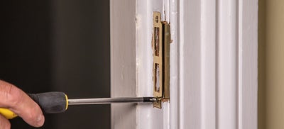 13-How-To-Fit-Door-Locks-Mortice-Sashlock-8.jpeg