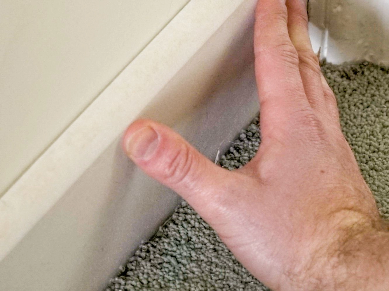 wickes-decorating-painting-interior-woodwork-13.webp