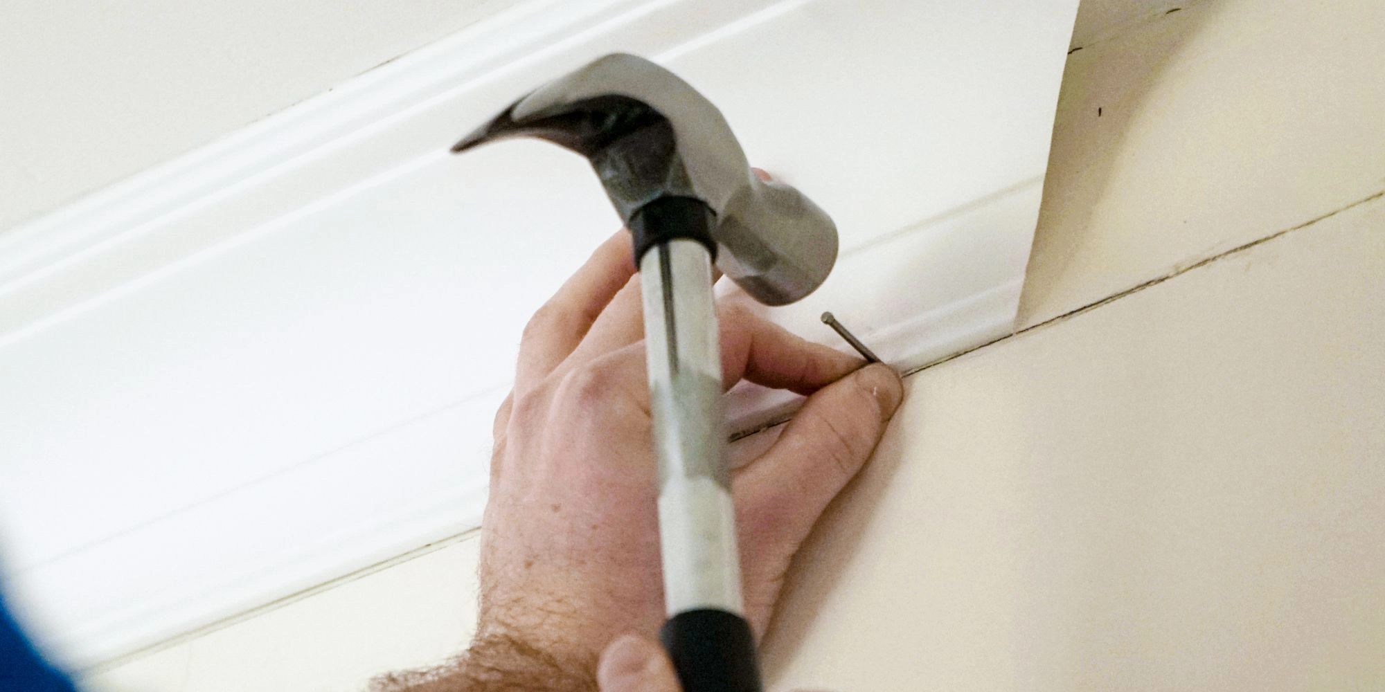 wickes-decorating-fit-coving-11.webp
