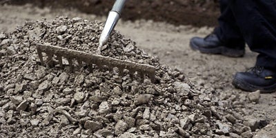 6.How-To-Lay-A-Patio-Step-6.jpeg