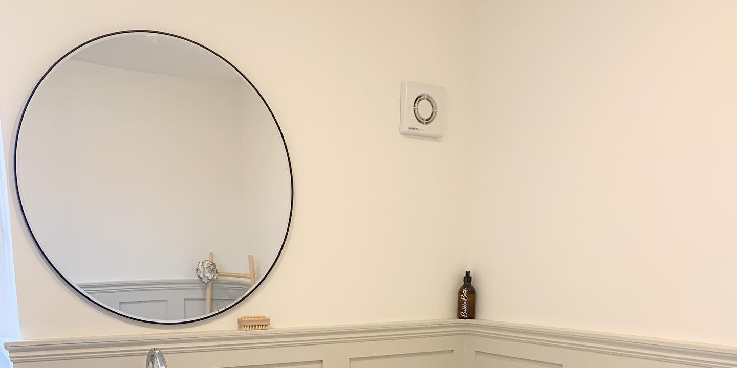 wickes-how-to-hang-mirror-10.jpg