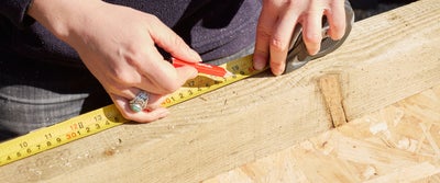 4.Measuring_wood.jpeg