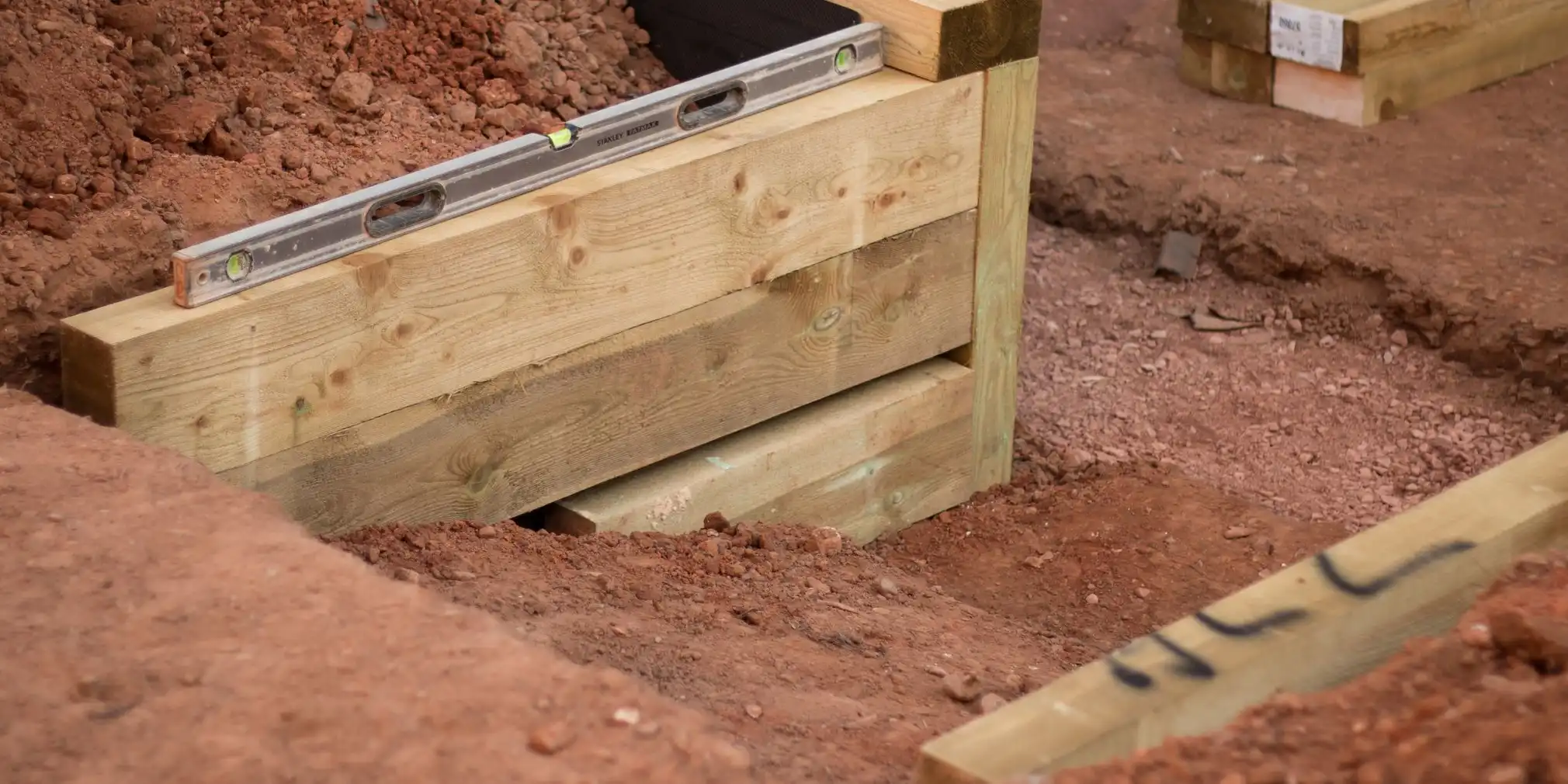 wickes-garden-constructing-sleeper-stairs-3.webp