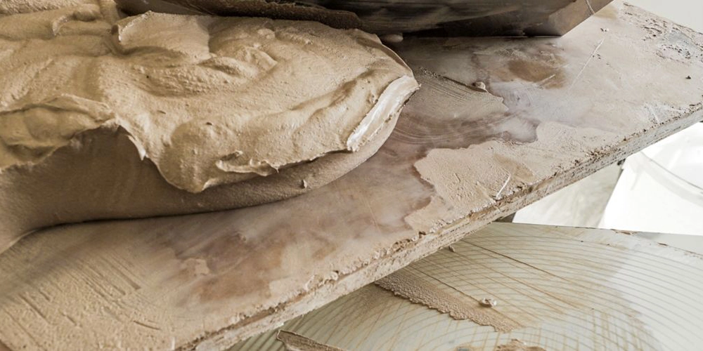 wickes-home-maintenance-how-to-plaster-wall-11.webp