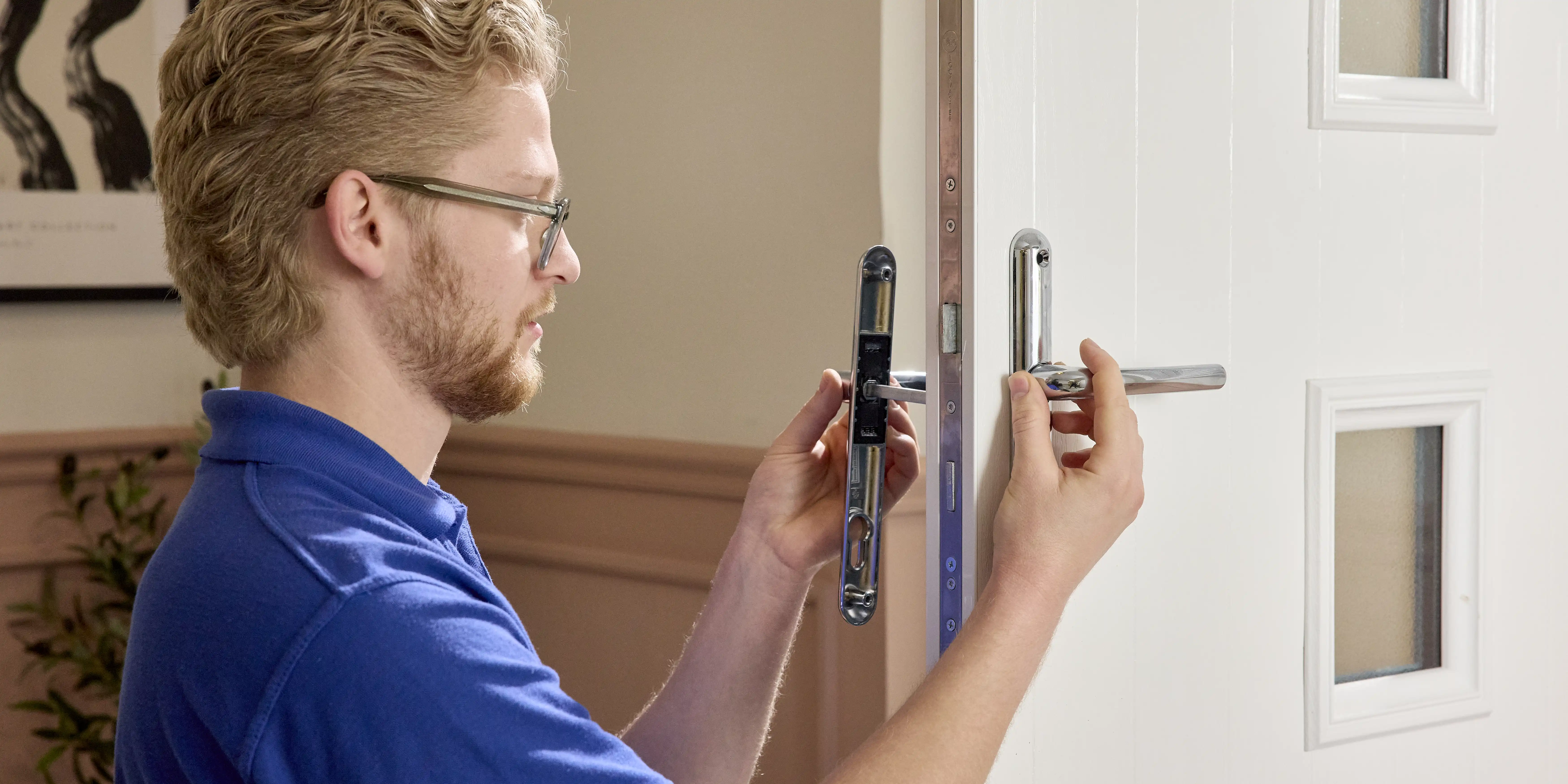 wickes-doors-paint-front-door-3a.webp