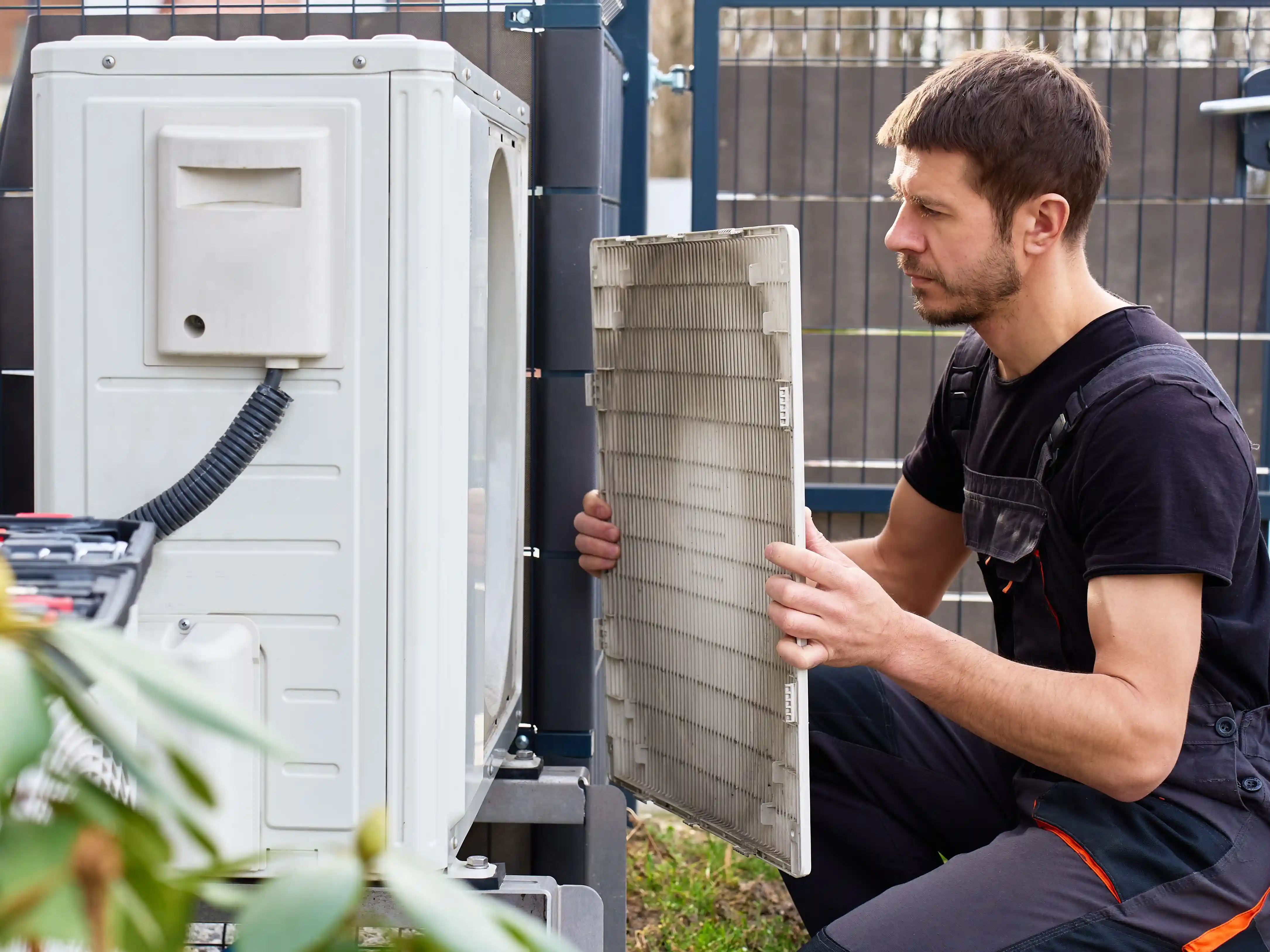 wickes-energy-saving-heat-pump-maintenance-7.webp