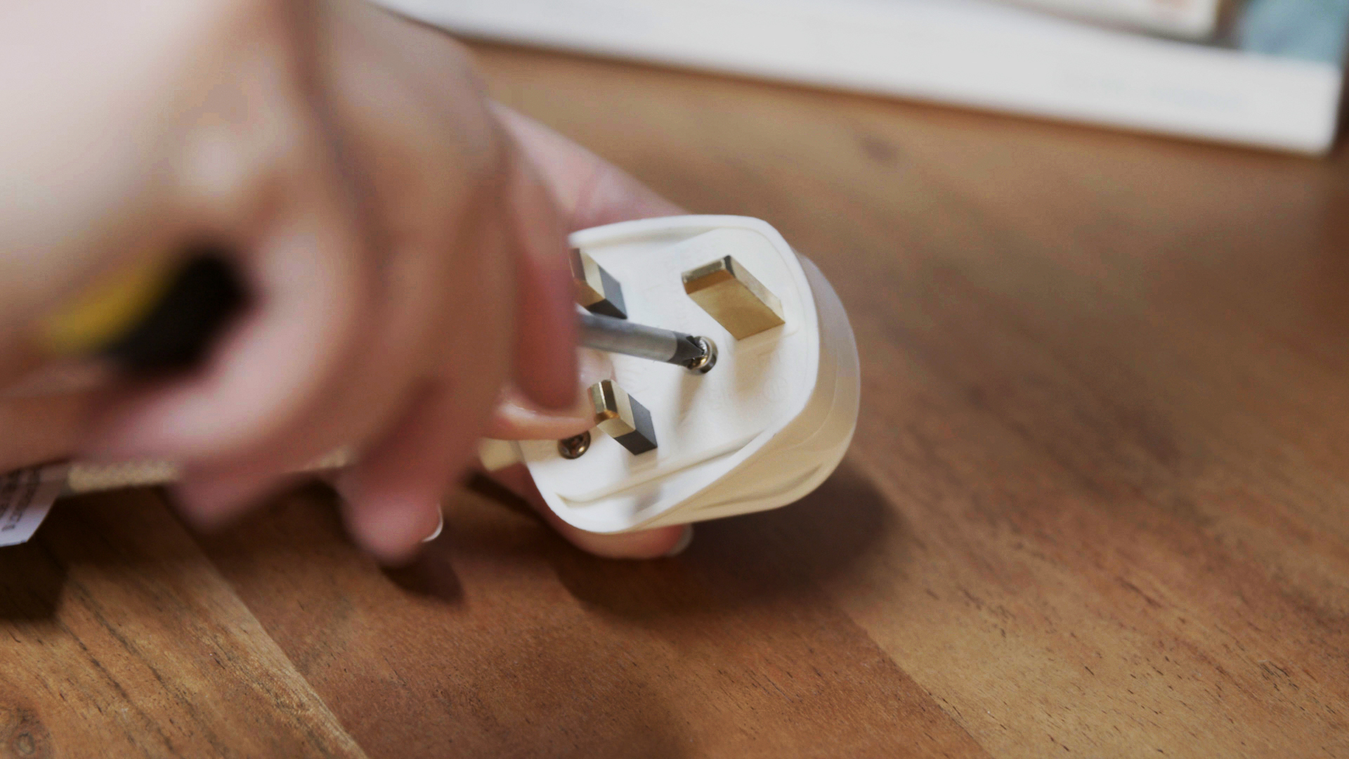 How_To_Change_A_Plug_008.jpg
