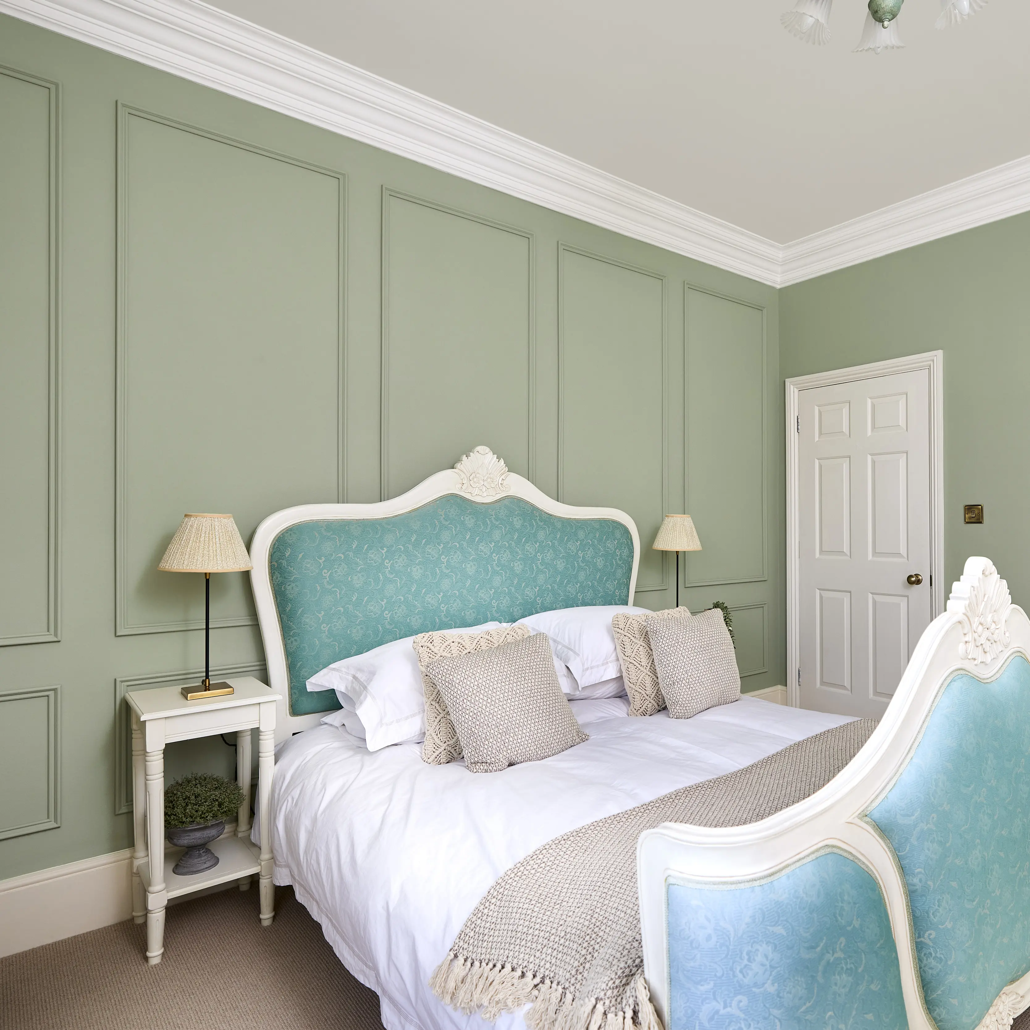 Wickes Matt Emulsion Paint By Kimberley Walsh - Subtle Sage No.806 - 2.5L