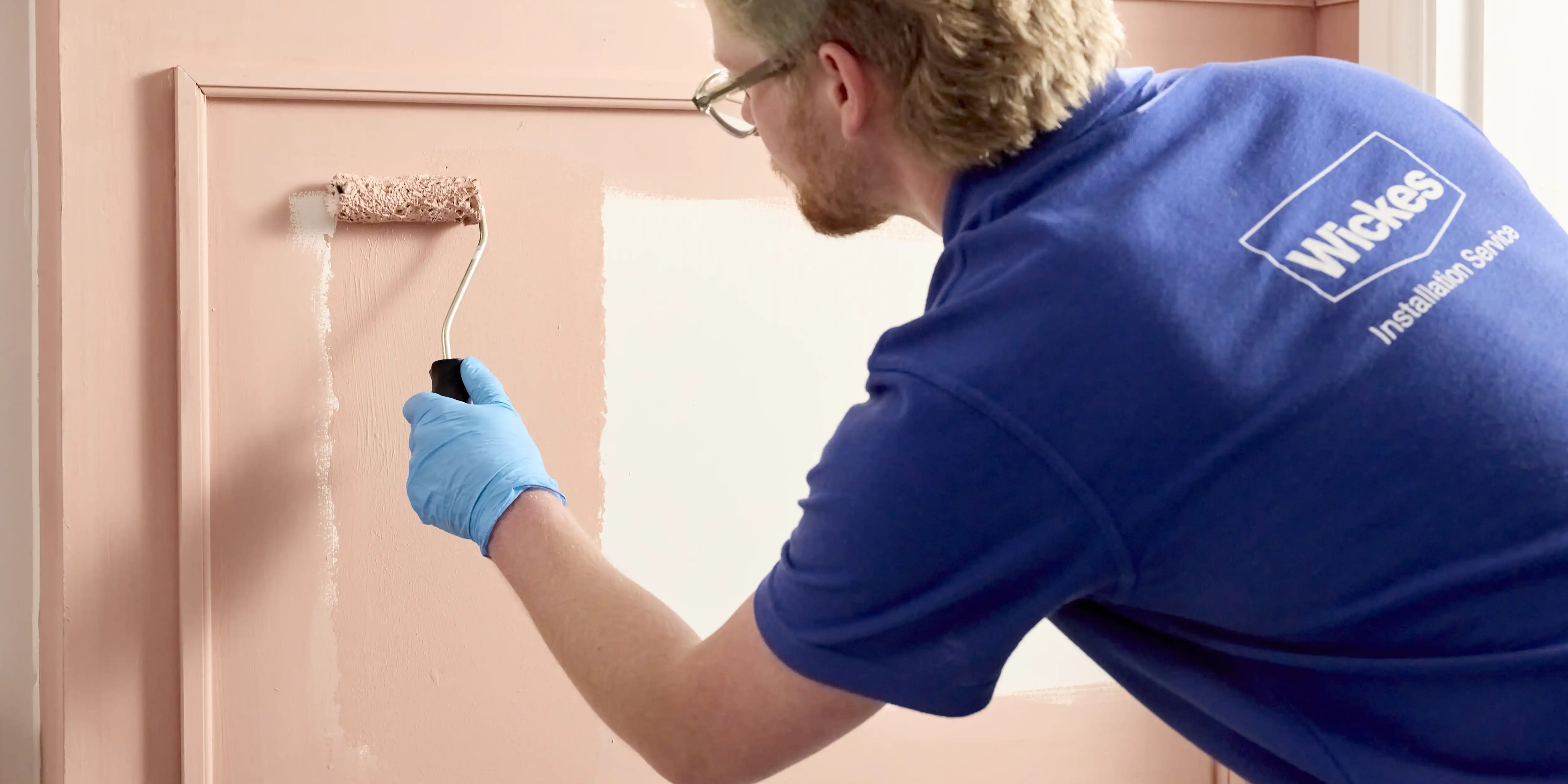 wickes-decorating-paint-wall-panelling-7a.webp
