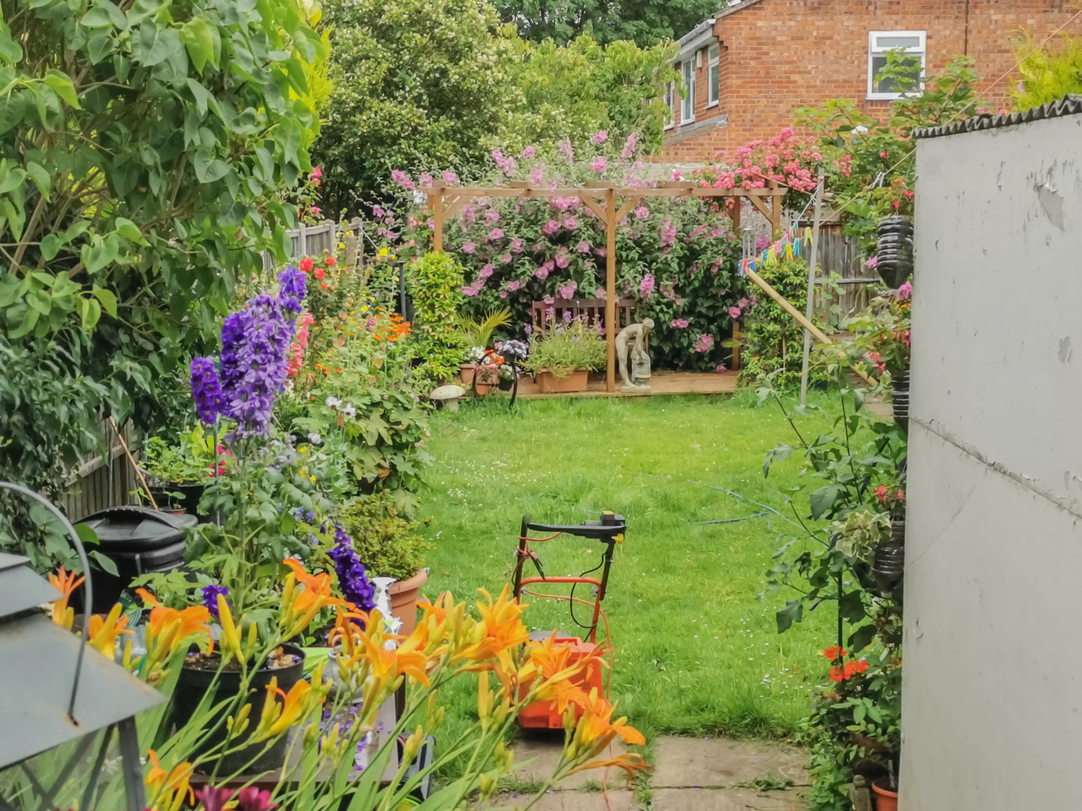 wickes-gardens-big-impact-small-garden-3.webp