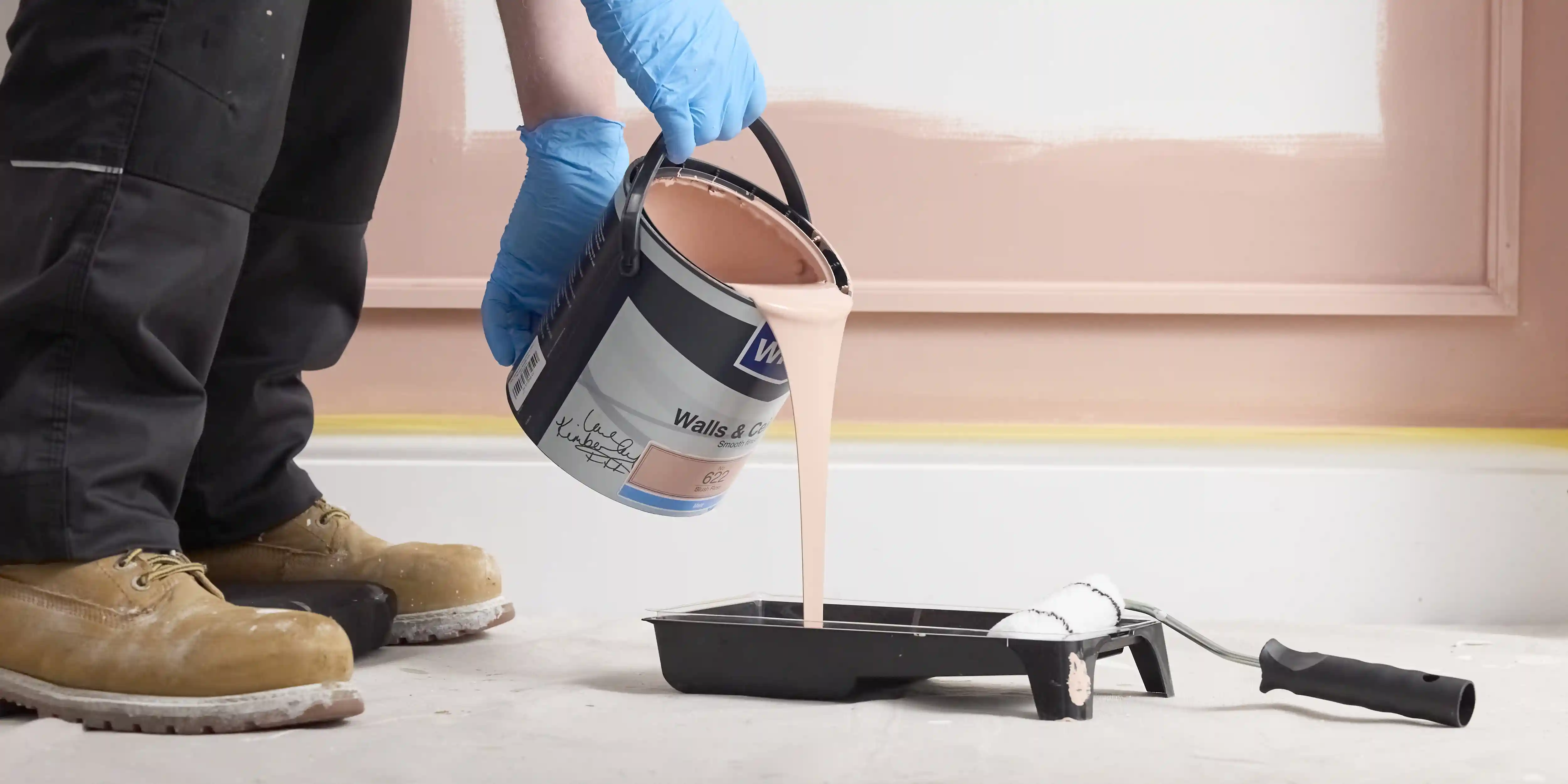 wickes-decorating-paint-wall-panelling-3a.webp